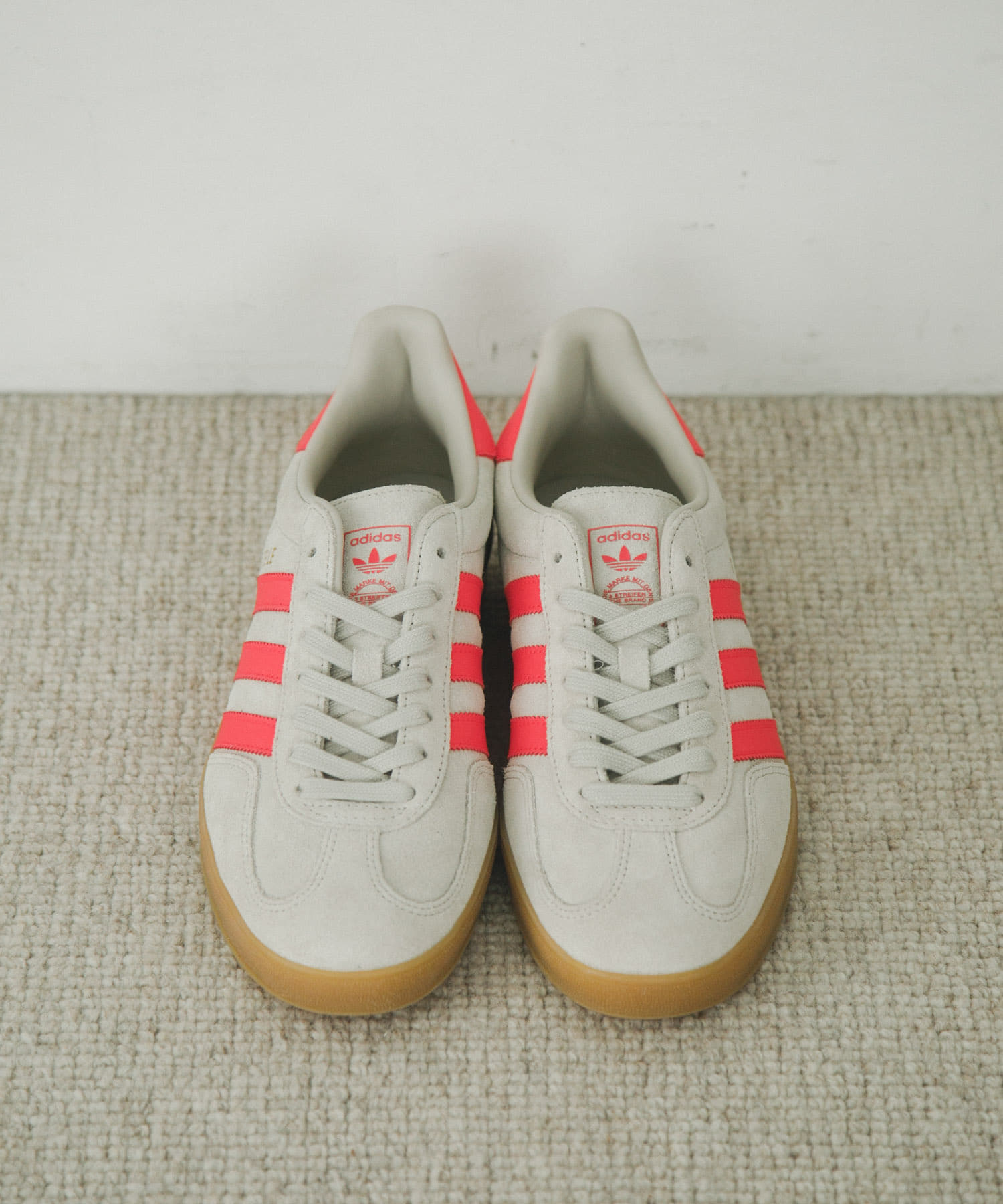 『一部WEB限定サイズ』adidas　Exclusive GAZELLE INDOOR ワンダーアルミナ 23