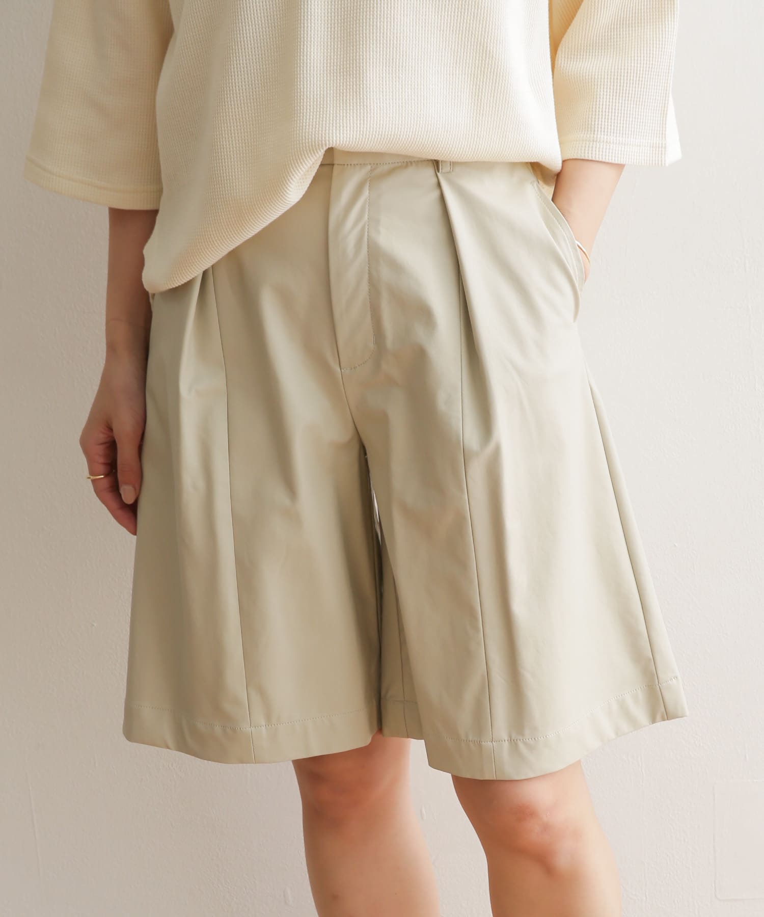 Audrey and John Wad　ECO LEATHER ハーフパンツ