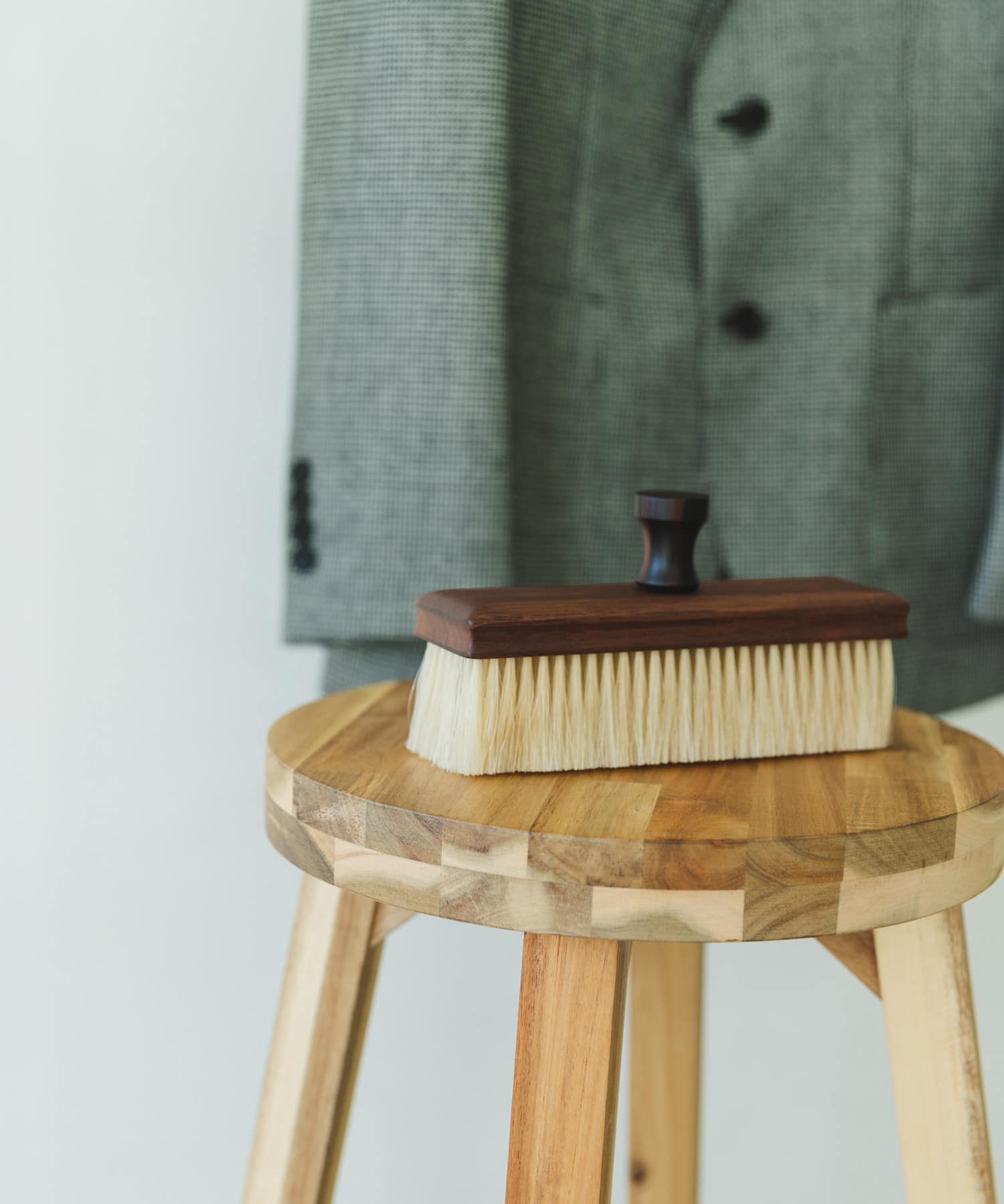 WEB/一部店舗限定』Shoji Works 四角い馬毛の洋服ブラシ(- -): 雑貨