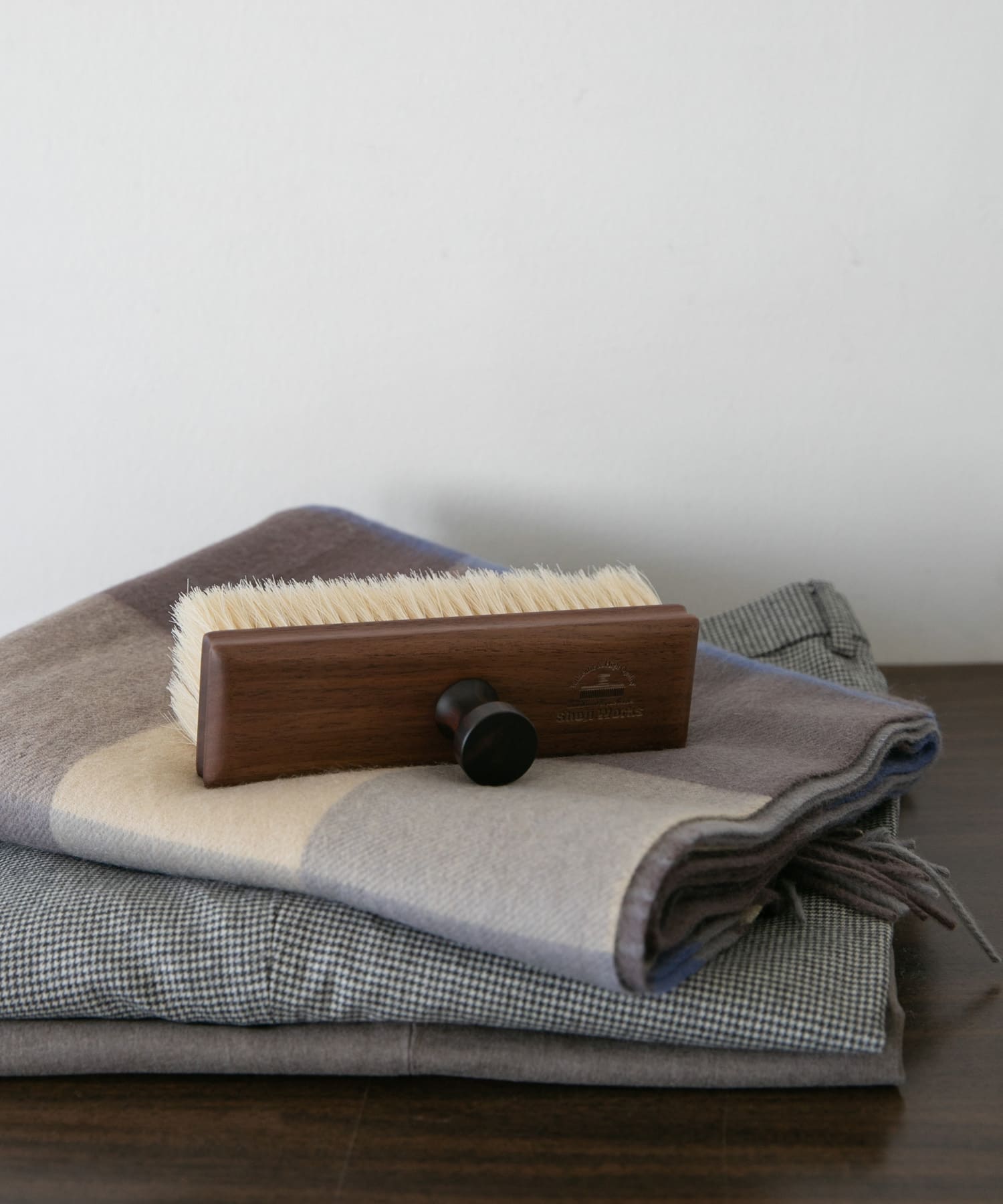 『WEB/一部店舗限定』Shoji Works　四角い馬毛の洋服ブラシ - -