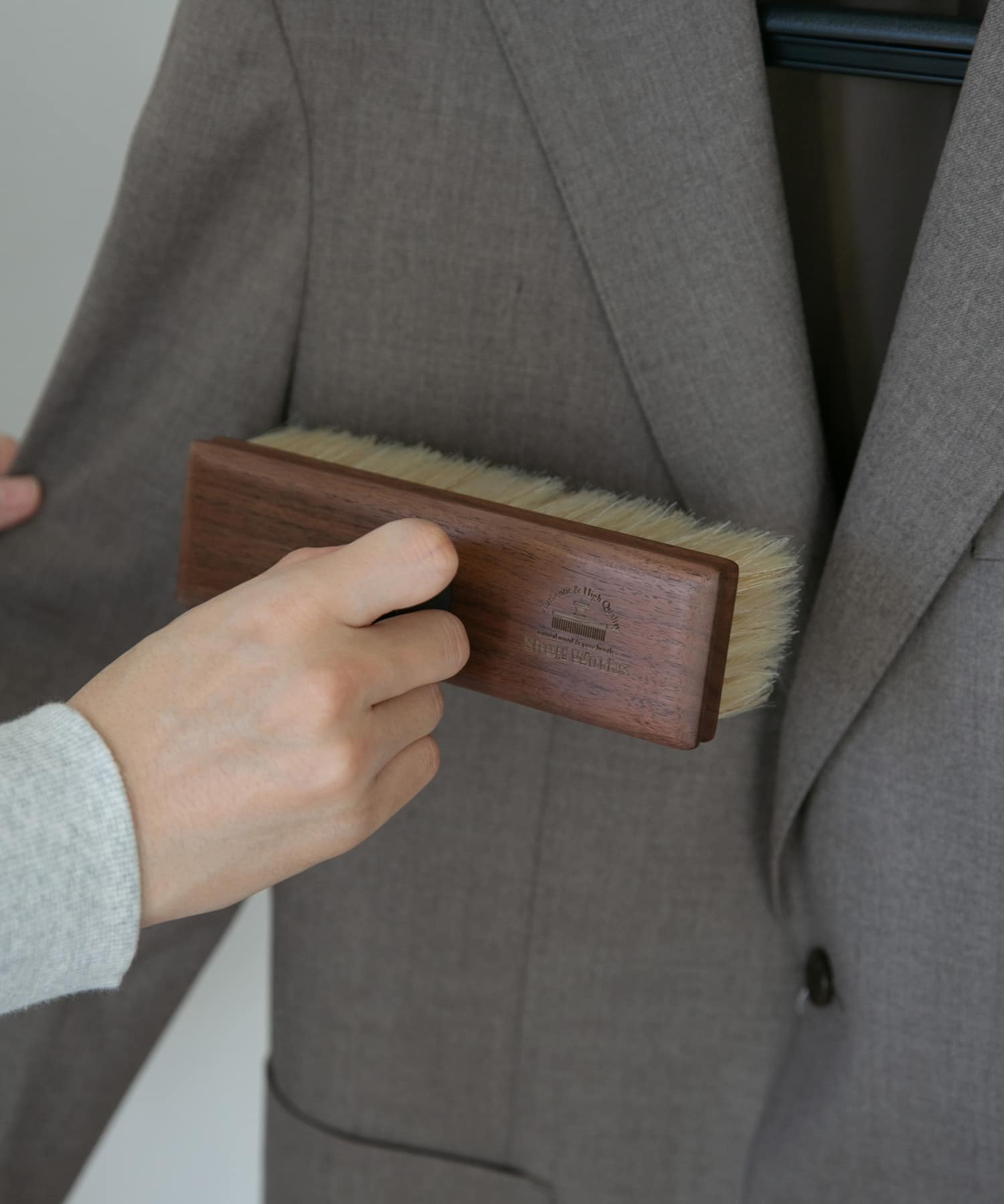 『WEB/一部店舗限定』Shoji Works　四角い馬毛の洋服ブラシ - -