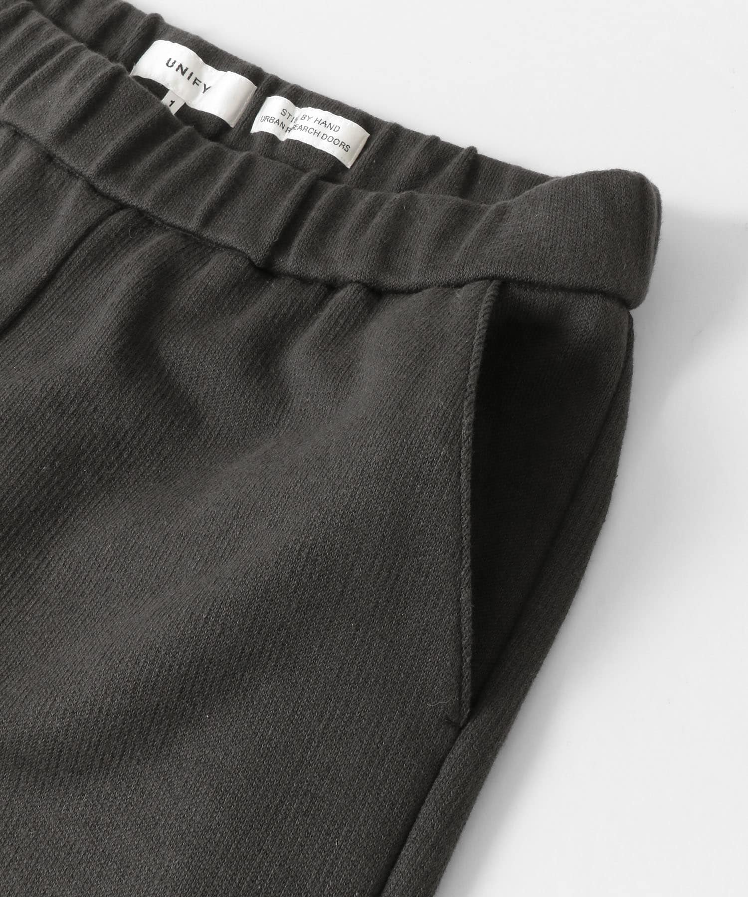 UNIFY　Tapered Knit Pants∴ CHARCOAL 1