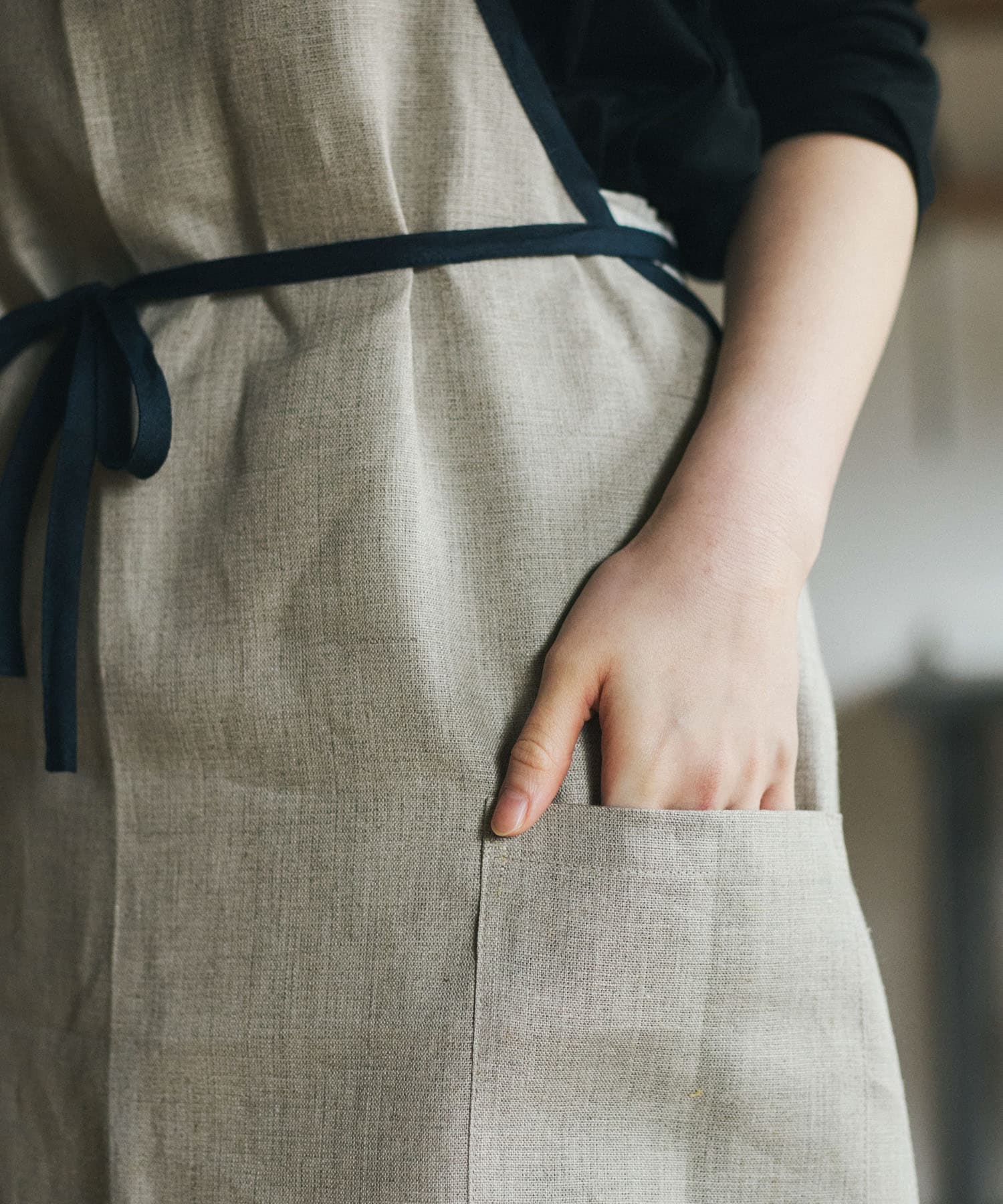 fog linen work　リネンパイピングエプロン ナチュラル -