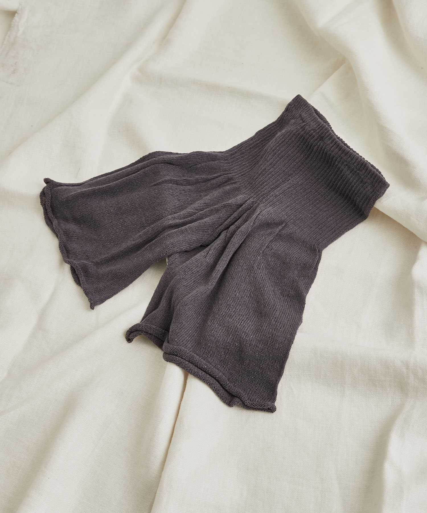 『WEB限定』meri ja kuu　2分丈インナーパンツシルク charcoal -