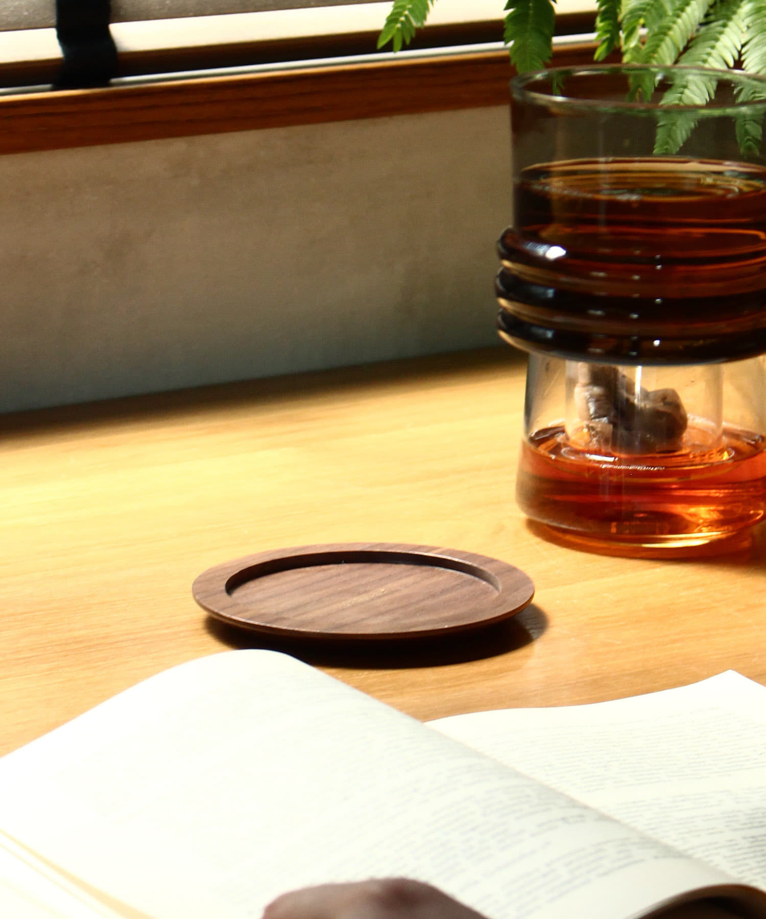 a.depeche　noon coaster walnut