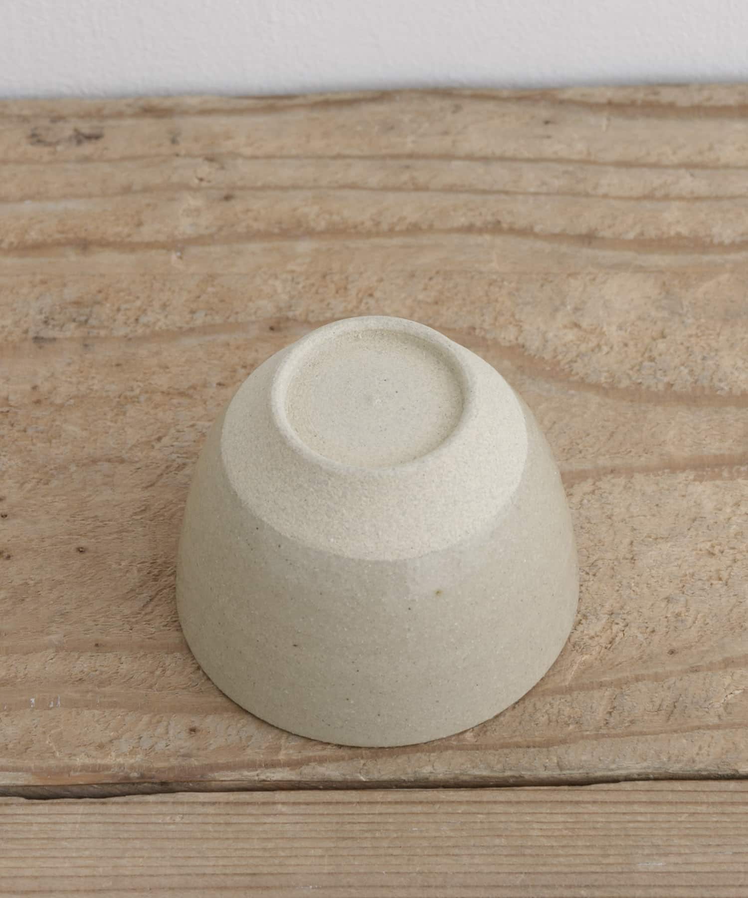 可不真白のシンメトリー湯呑み新品未使用品 清窯 丸湯呑(- 白茶): キッチン｜URBAN RESEARCH公式