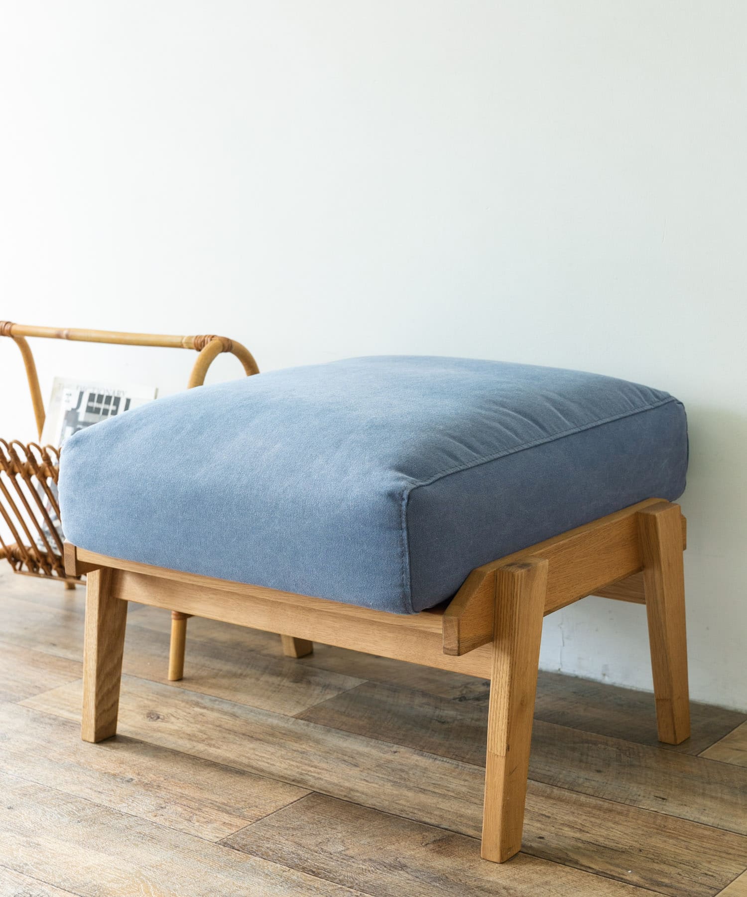 BOTHY Canvas Ottoman オーク無垢材 Blue one