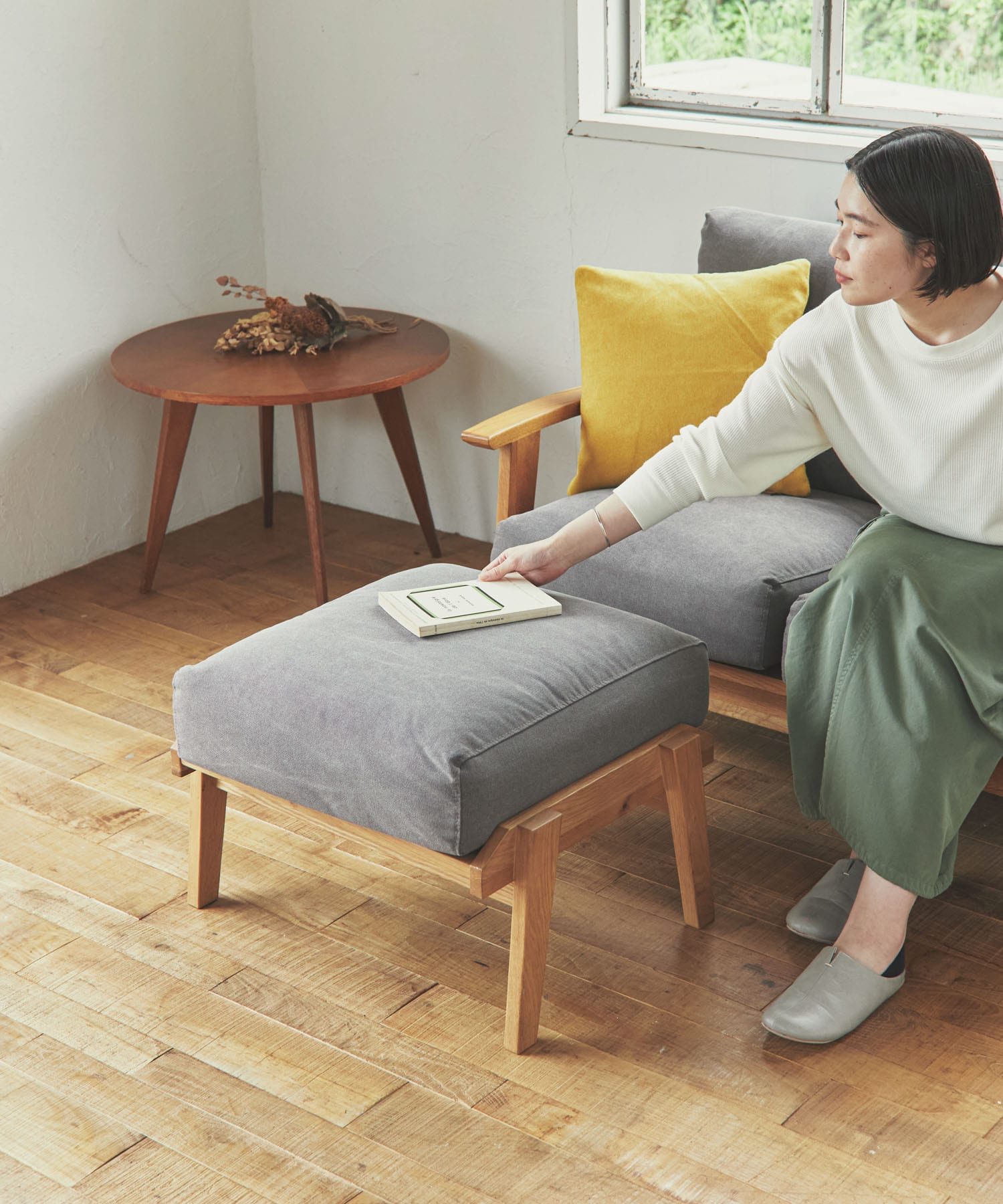 BOTHY Canvas Ottoman オーク無垢材 Grey one