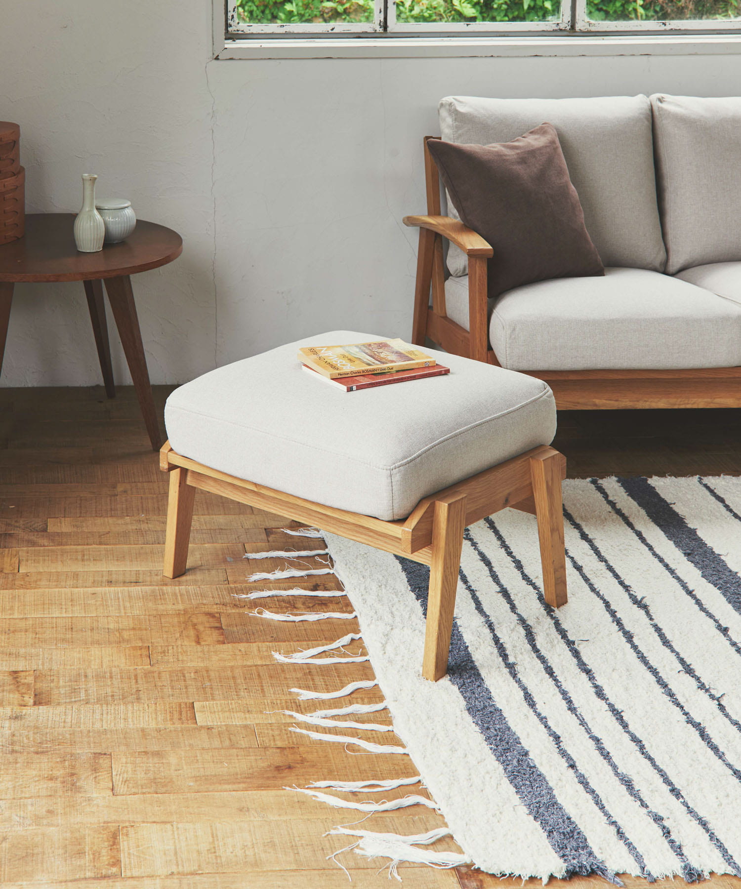 BOTHY Modern Ottoman オーク無垢材 ベージュ one
