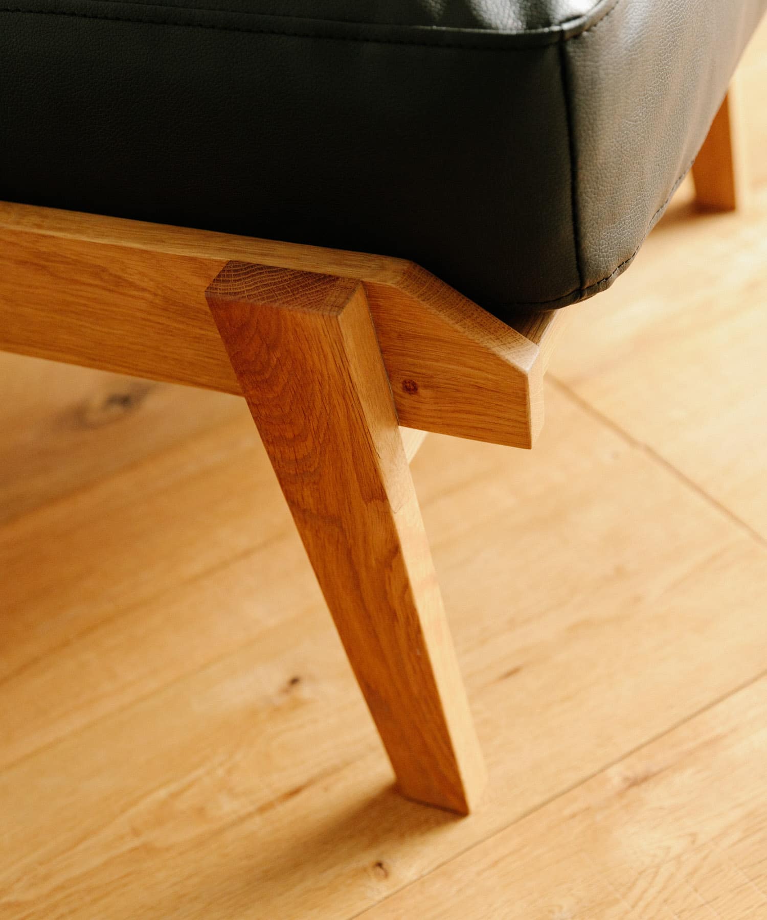 BOTHY　PVC Ottoman オーク無垢材 ブラック one