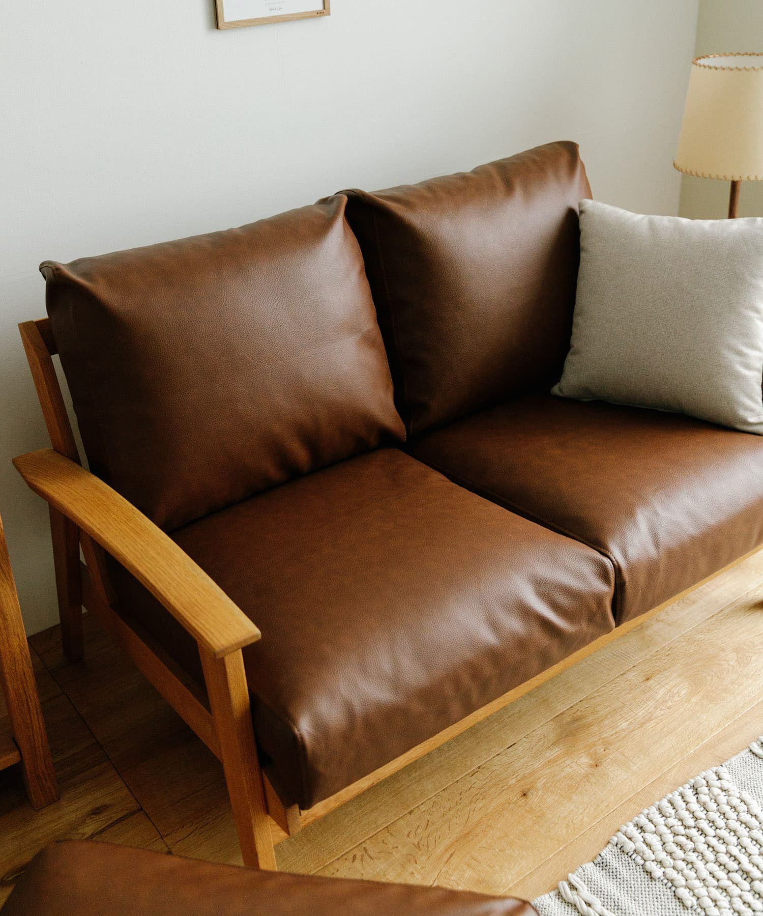 BOTHY Frame Sofa 2シーター(PVC)(one ブラウン): 家具｜URBAN