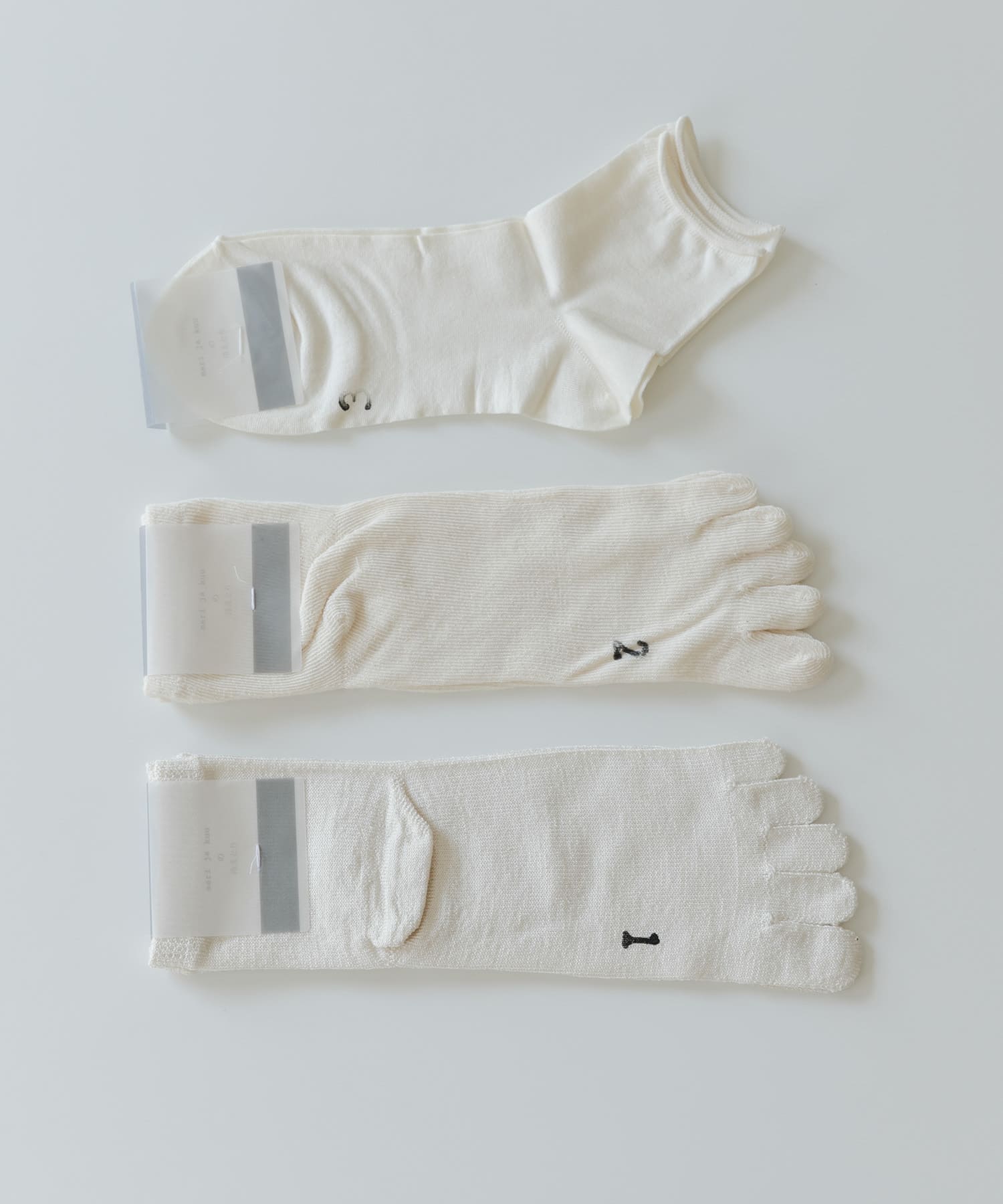 『WEB限定』meri ja kuu　3足目シルク(単品) kinari -