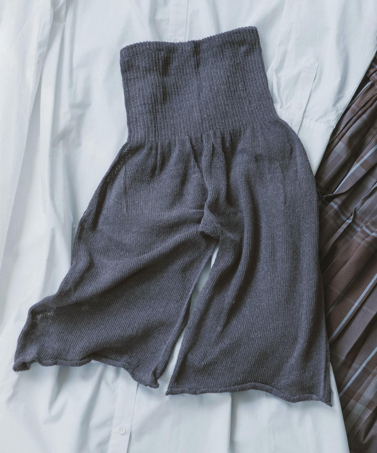 『WEB限定』meri ja kuu　4分丈インナーパンツ シルク charcoal one