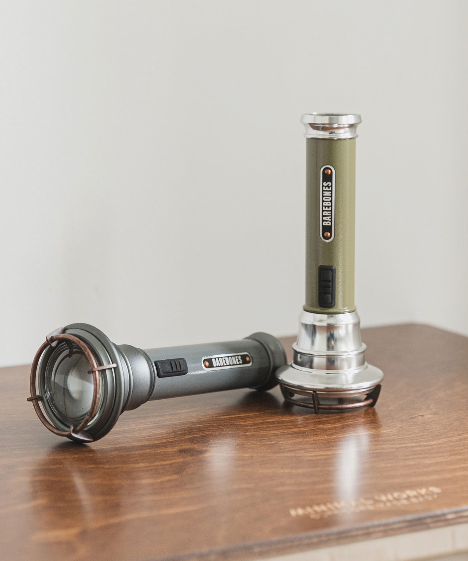 オリーブドラブ