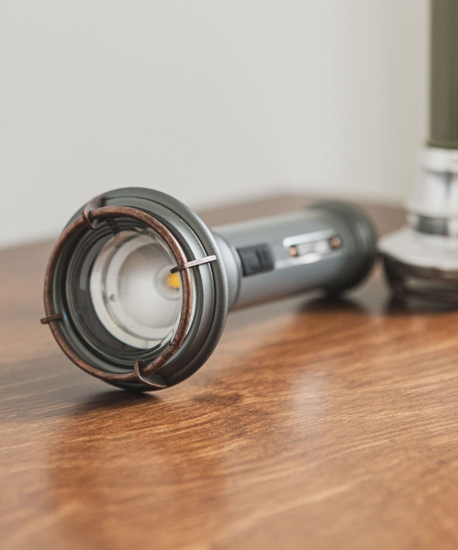 スレートグレー