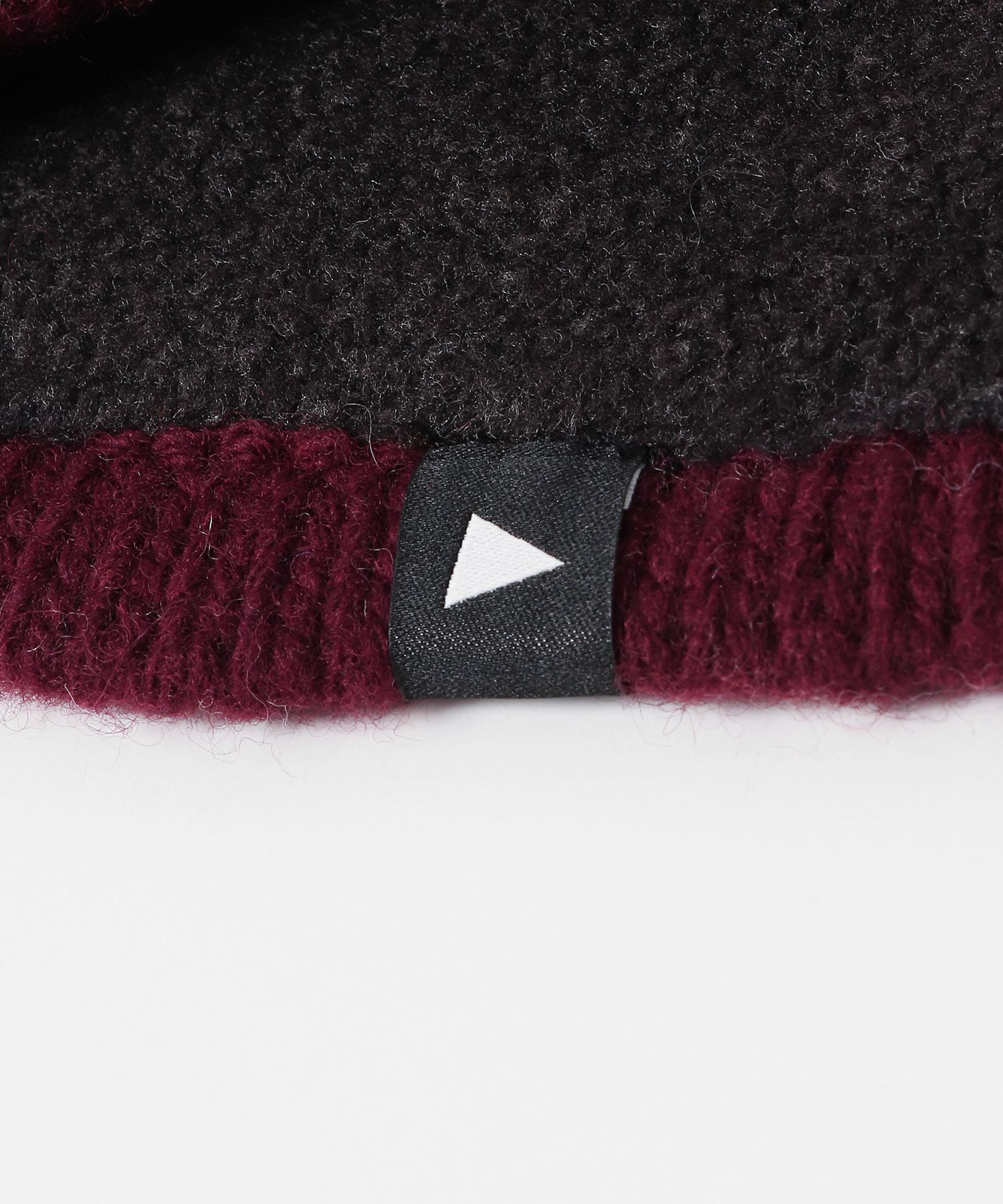 and wander　lopi knit neck warmer bordeaux one