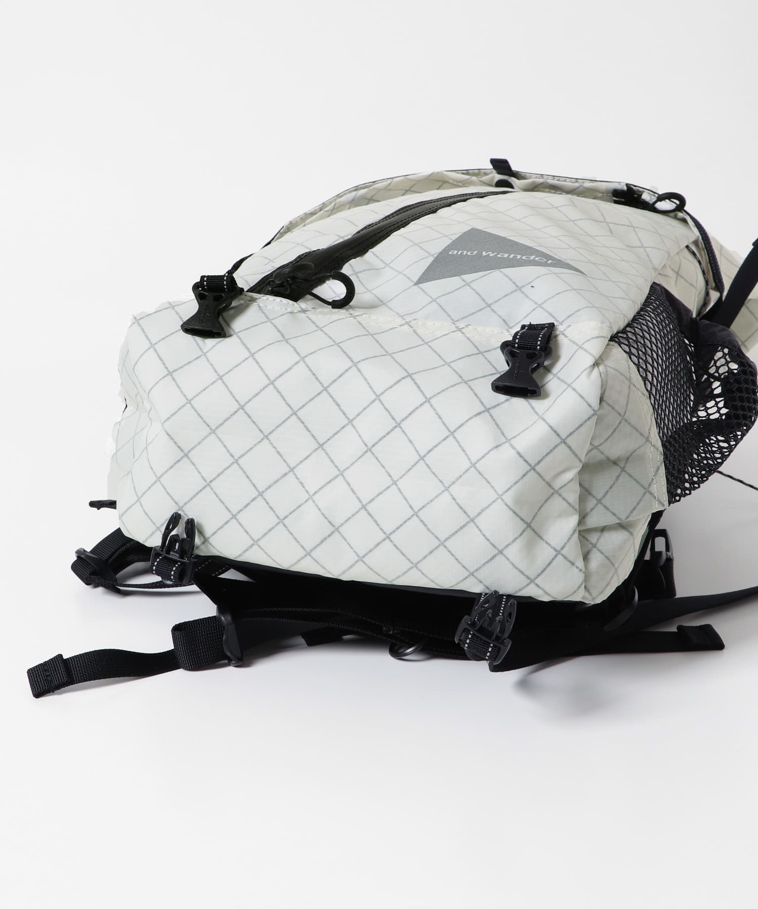 and wander　ECOPAK 18L backpack Off White one