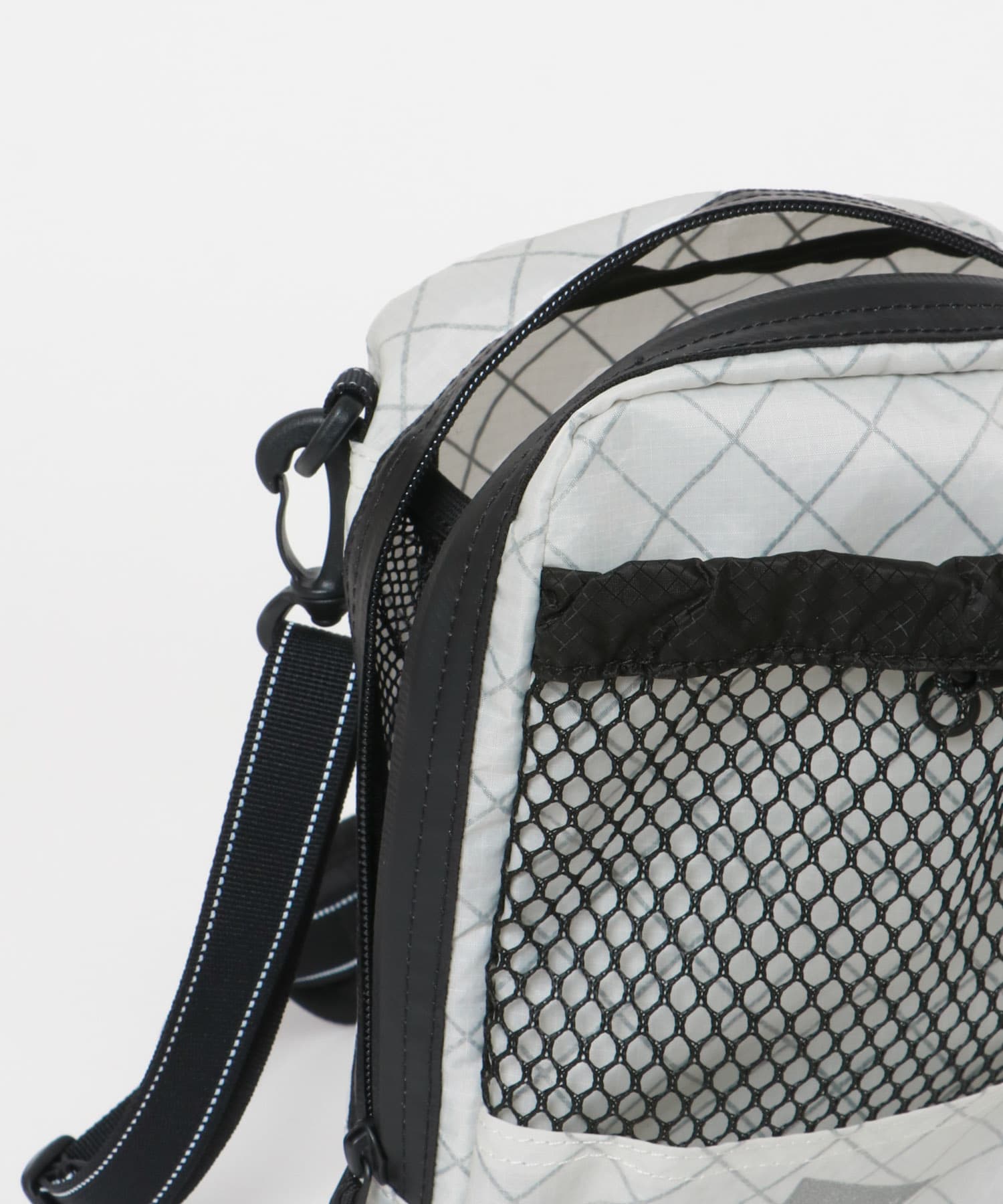 and wander　ECOPAK sholder pouch Off White one