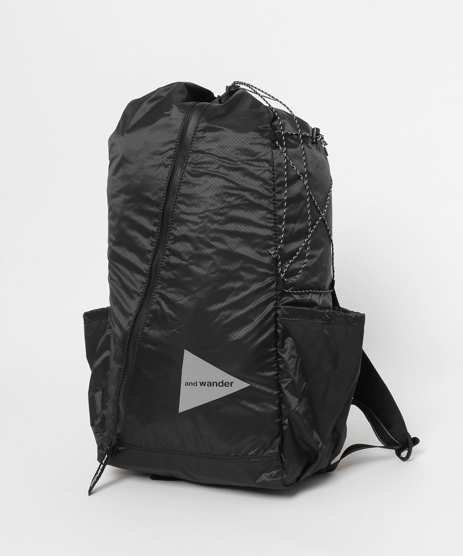 and wander　sil daypack Charcoal one