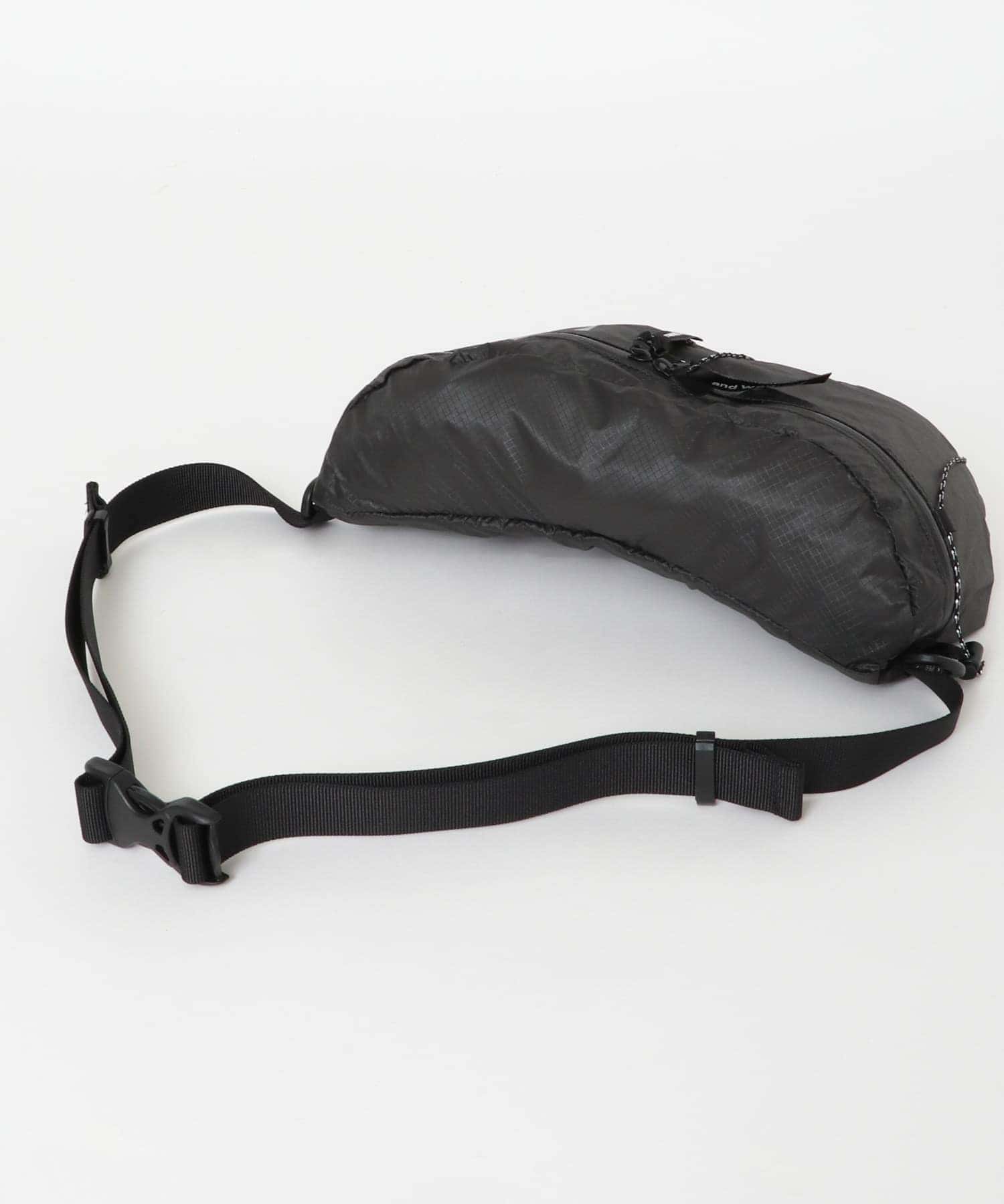 and wander　sil waist bag Charcoal one