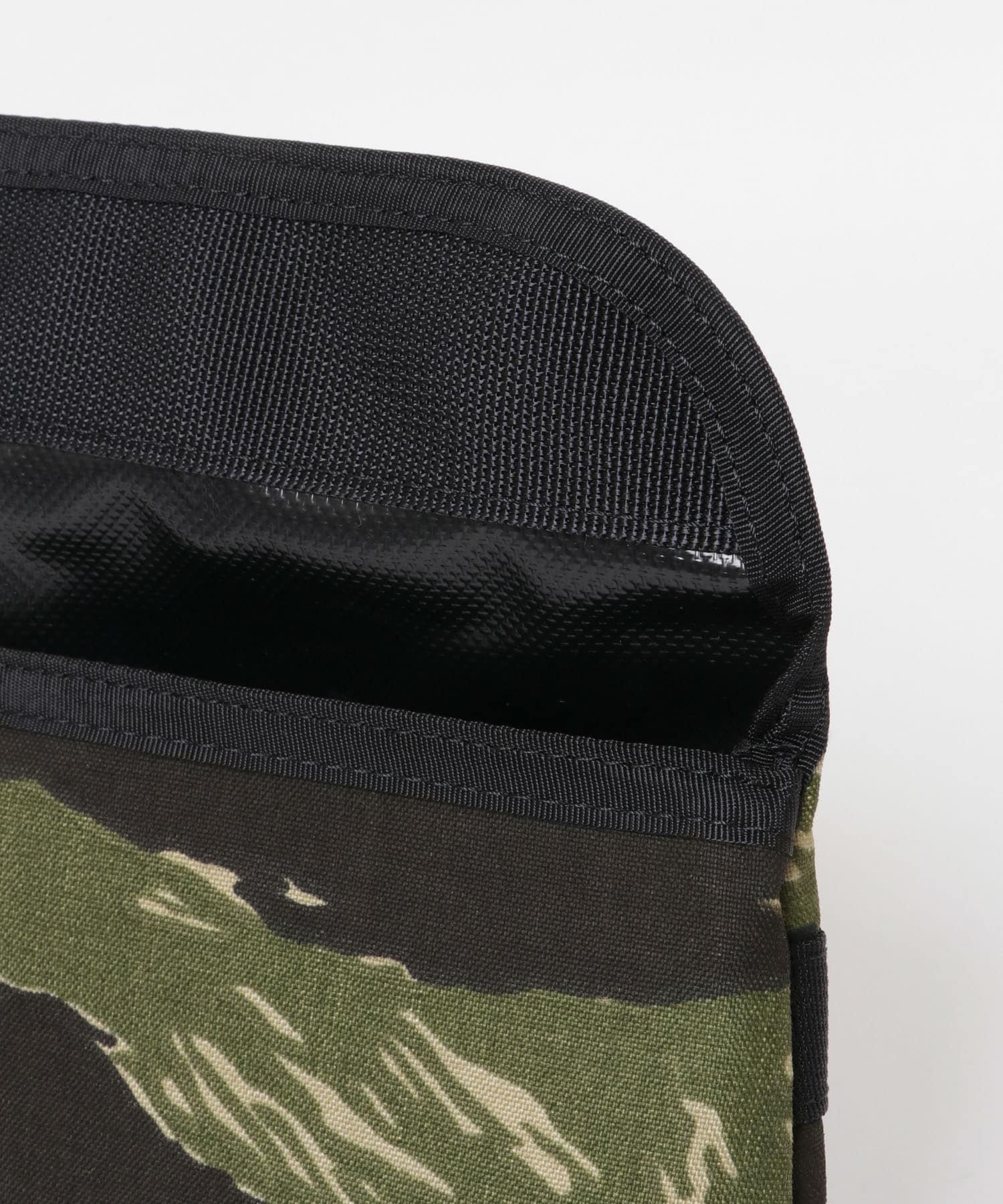 Ballistics　PEG & TOOL BAG T CAMO C one