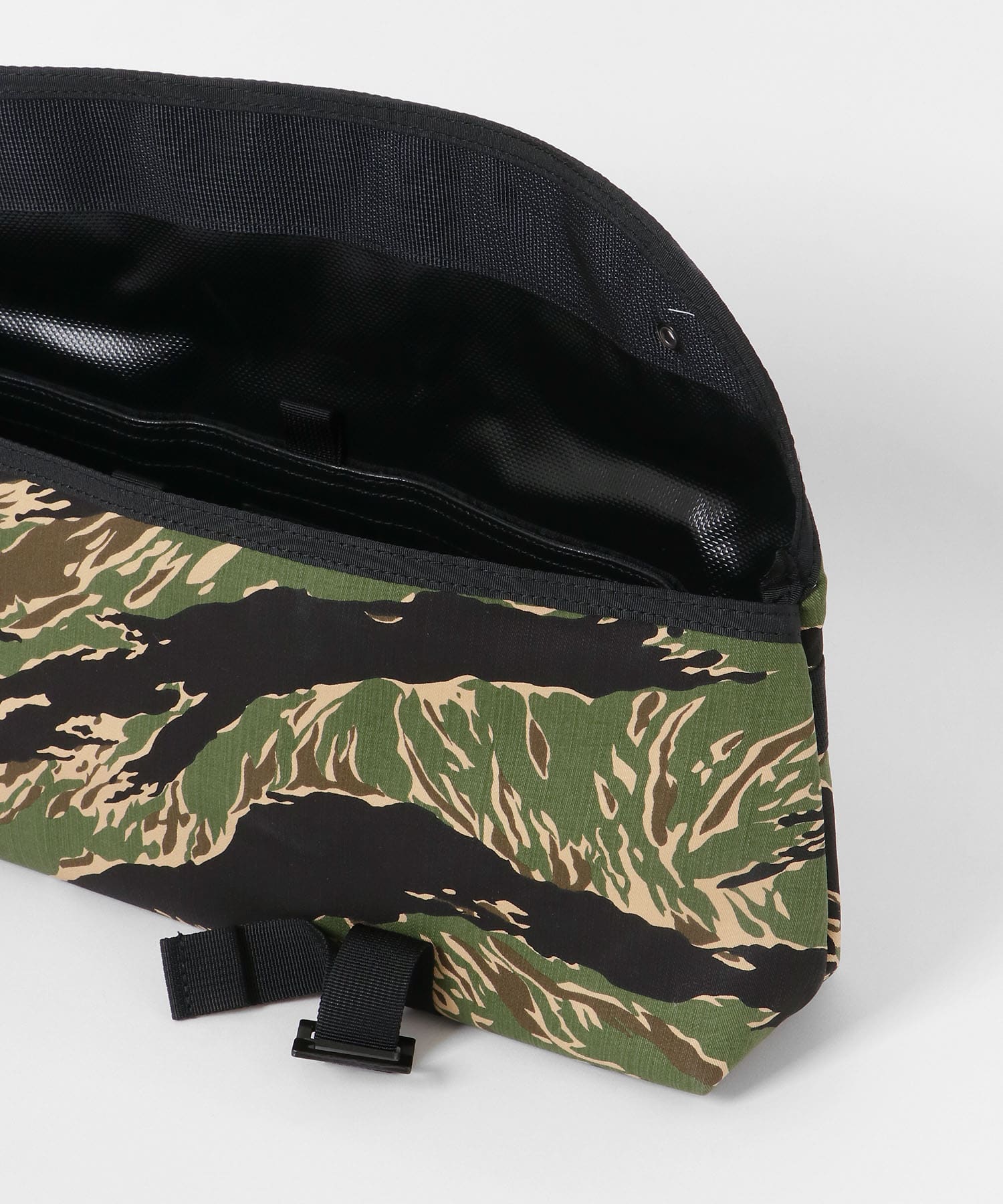 T CAMO