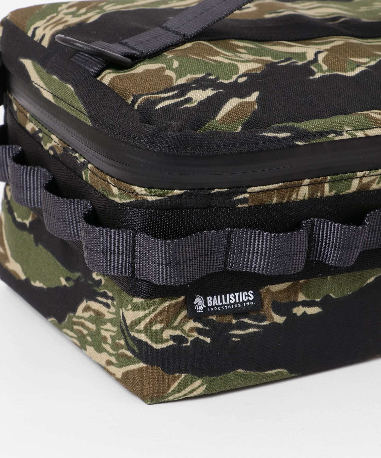 T CAMO CD