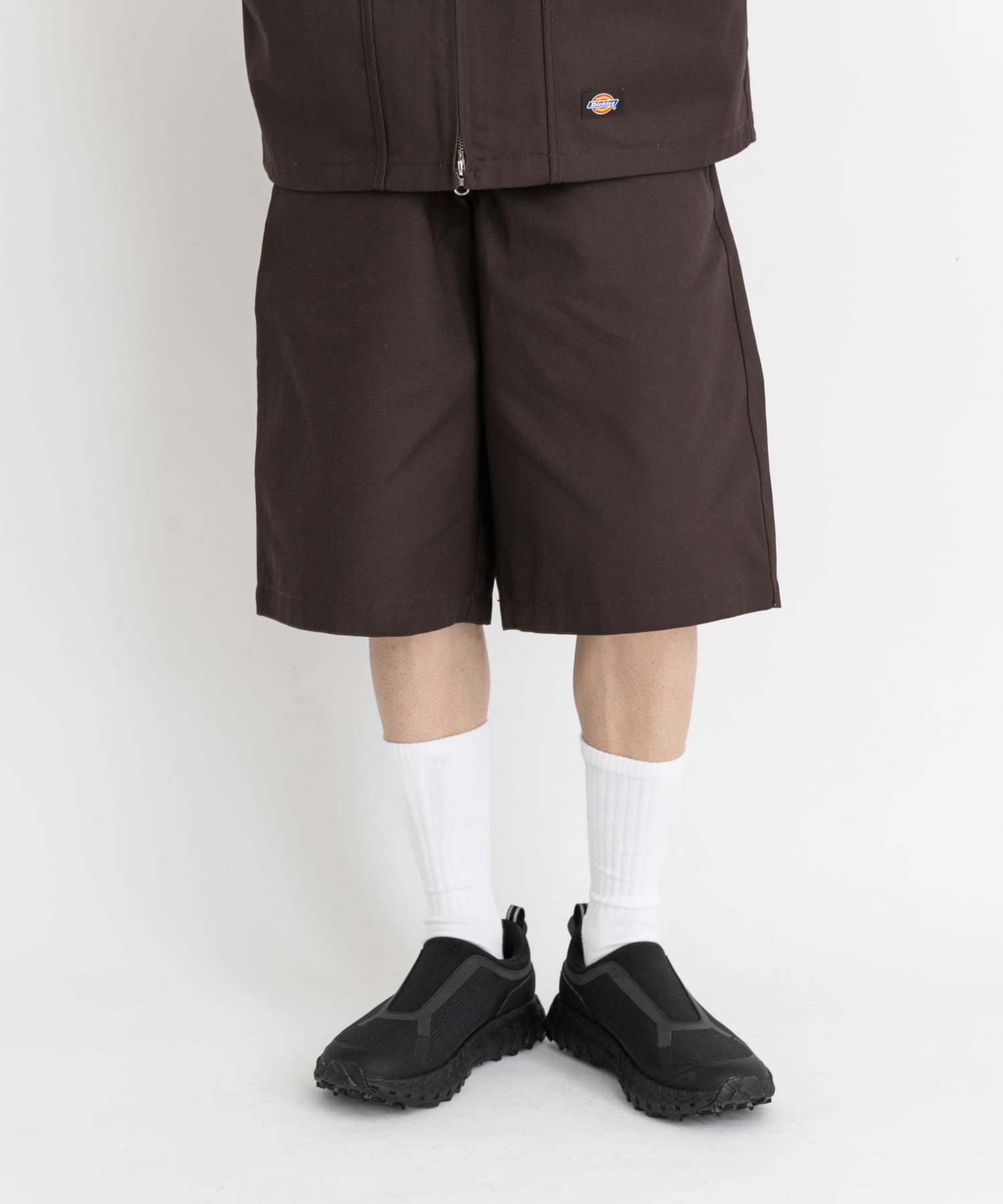 ブラウン
