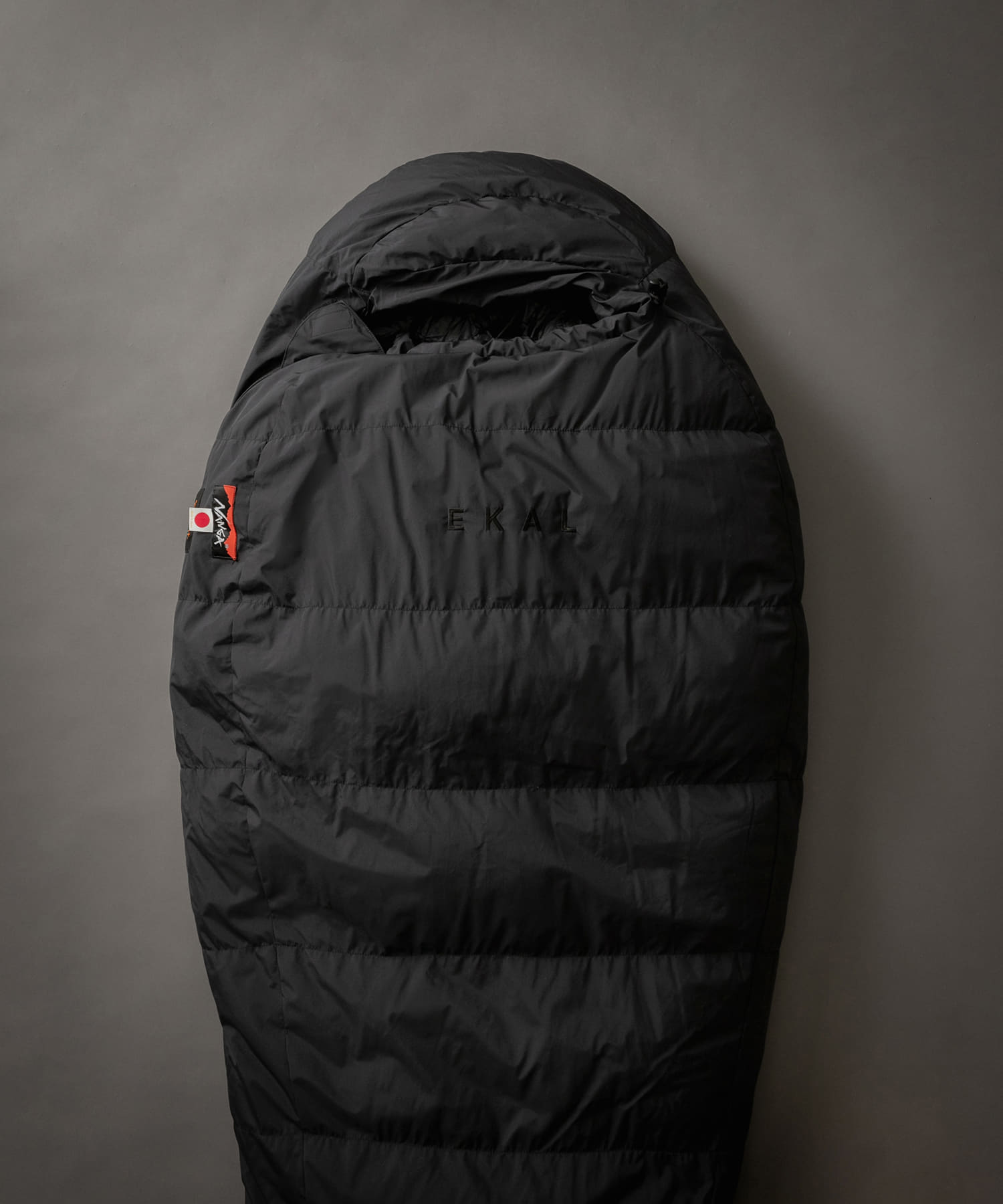 NANGA - 新品 別注 NANGA x EKAL eVent ダウンシェラフ1 寝袋  赤 別注』NANGA×EKAL eVentダウンシェラフ1(one NVY-BLK): キャンプ