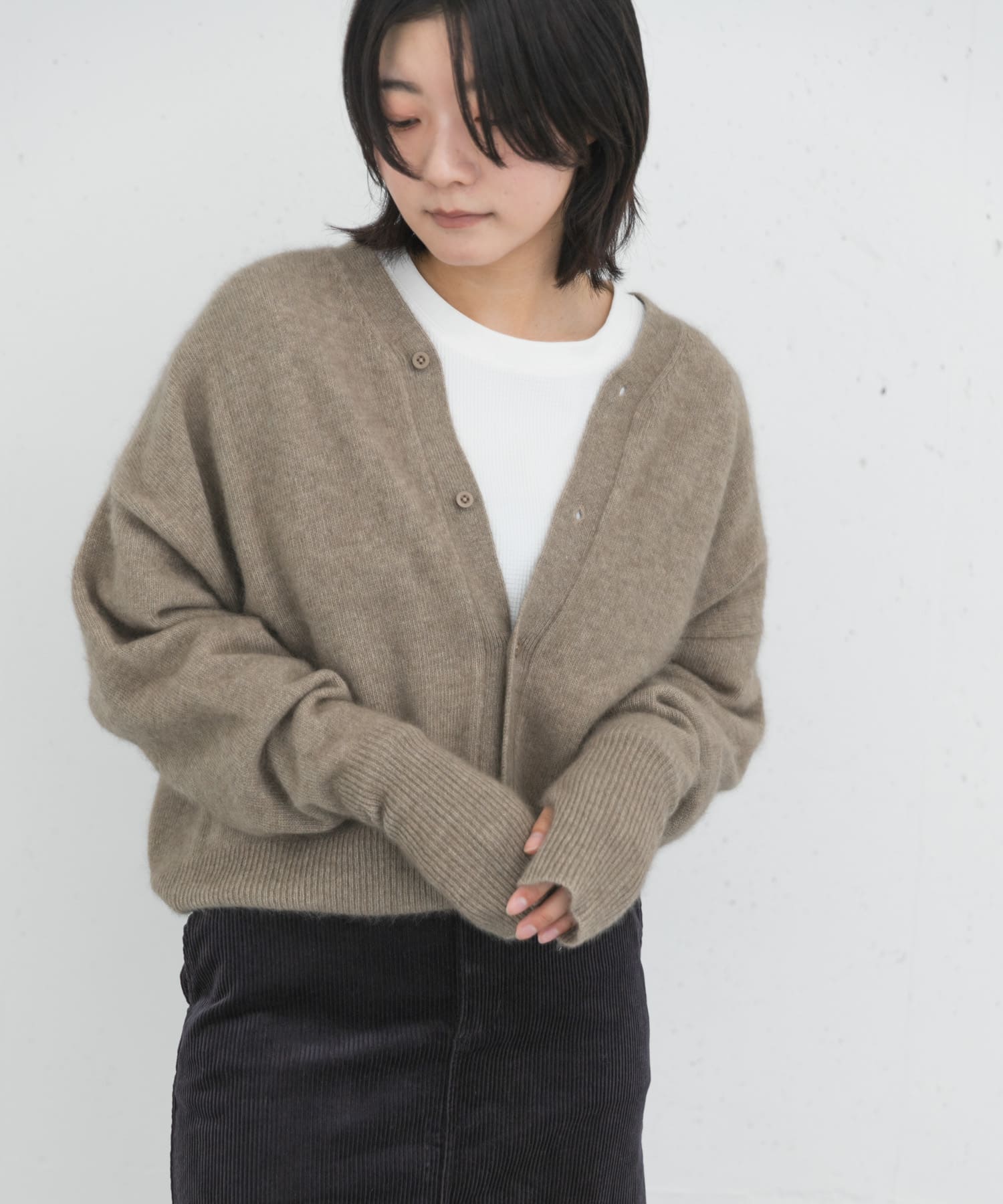 ベージュ
