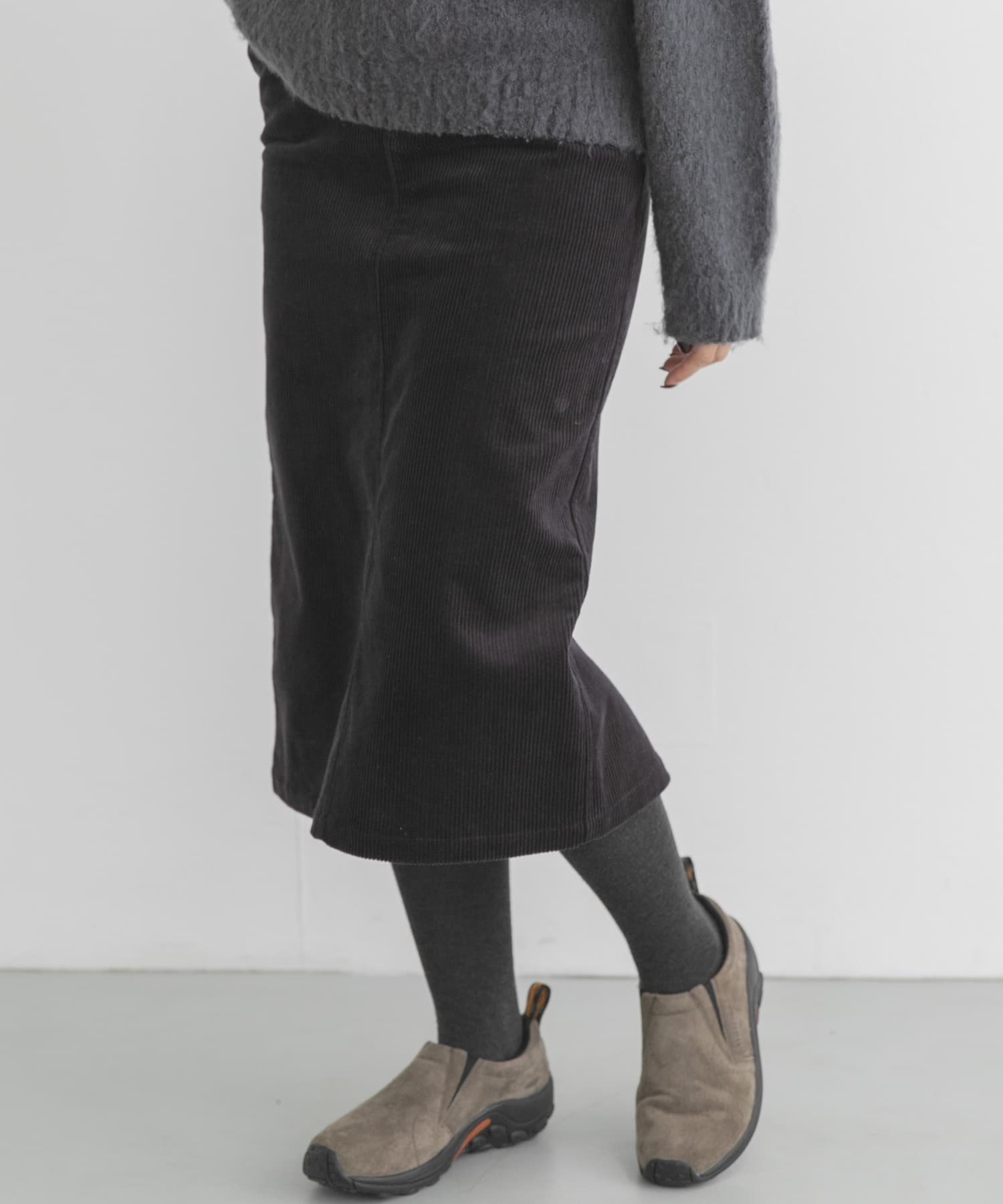 『UR TECH』コーデュロイストレートスカート