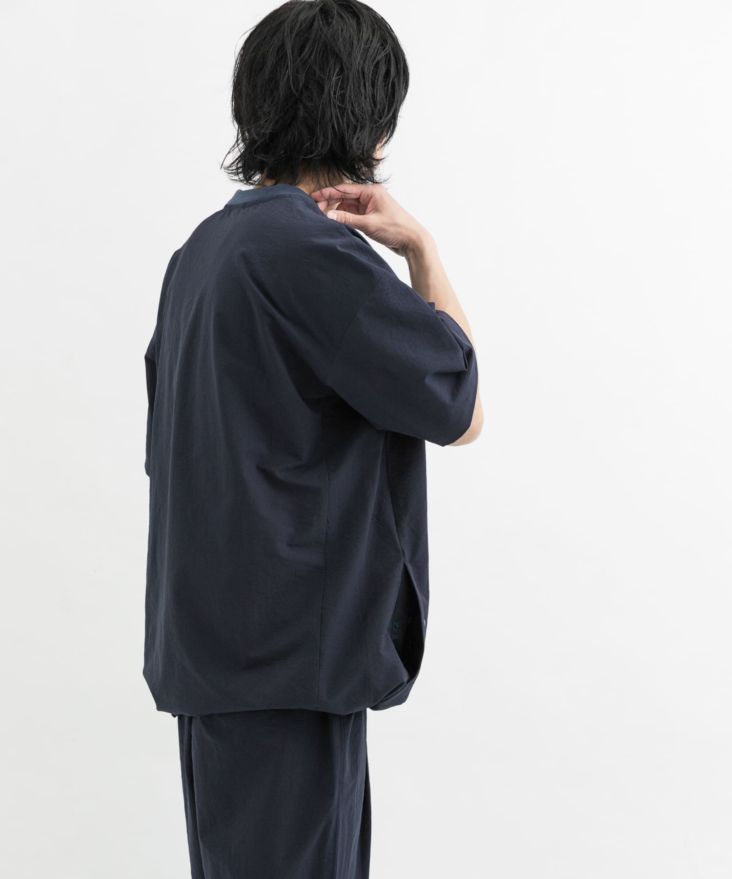 ネイビー