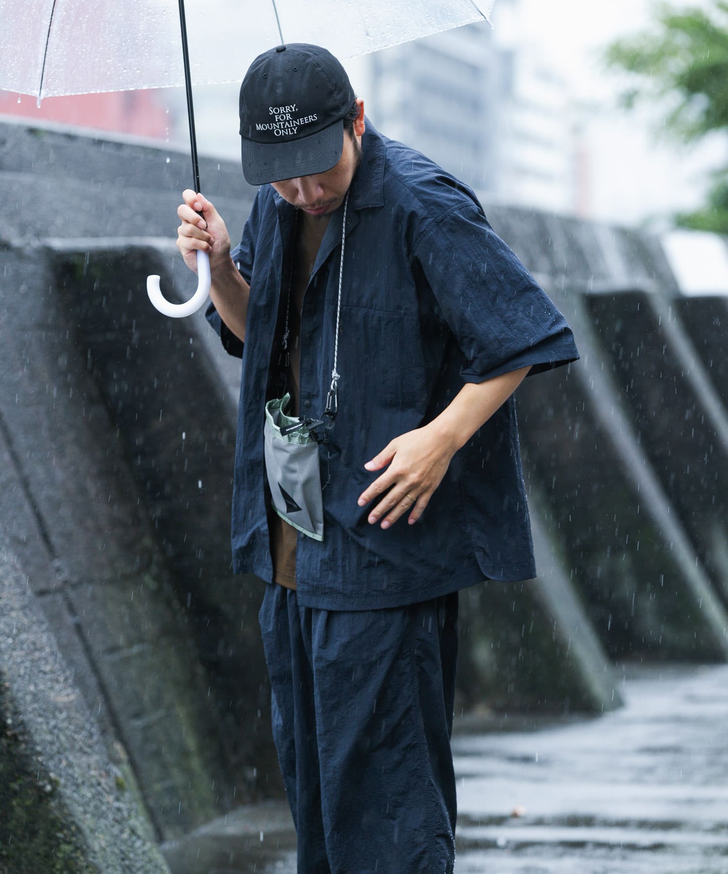 ネイビー