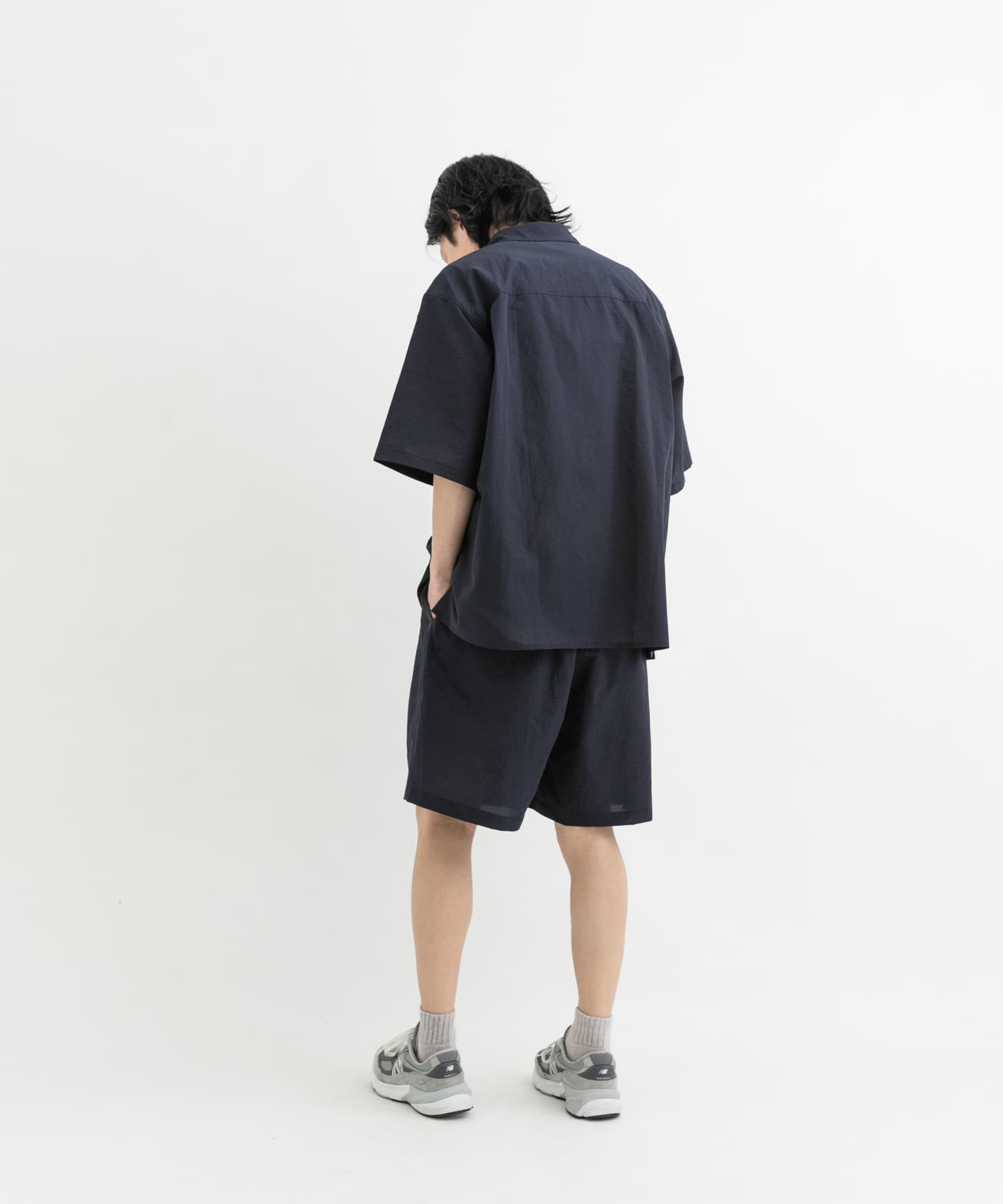 ネイビー