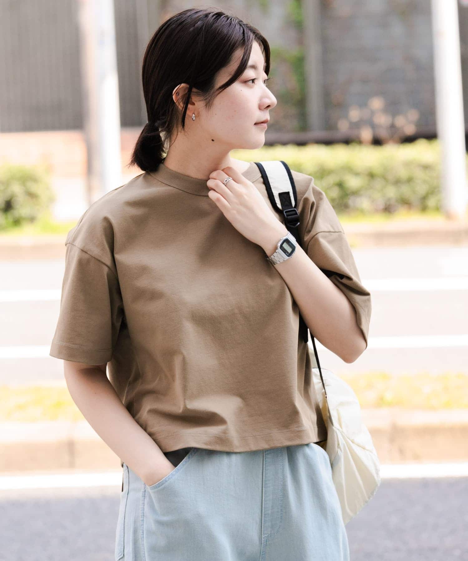 ベージュ