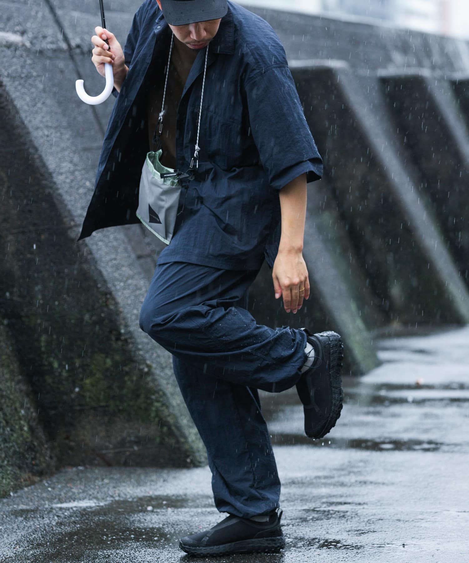 ネイビー