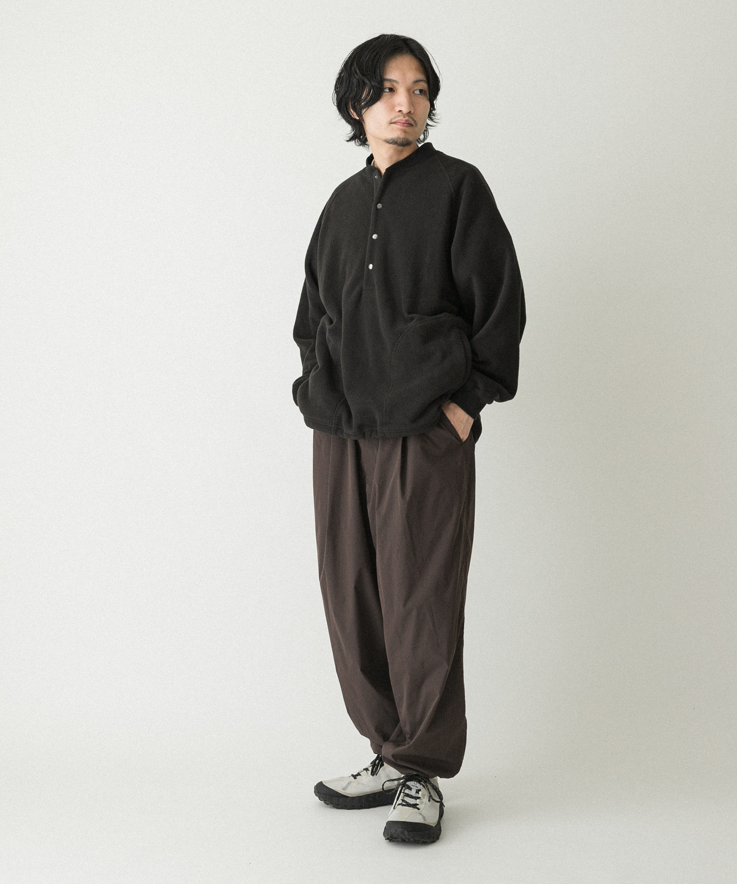 ブラック