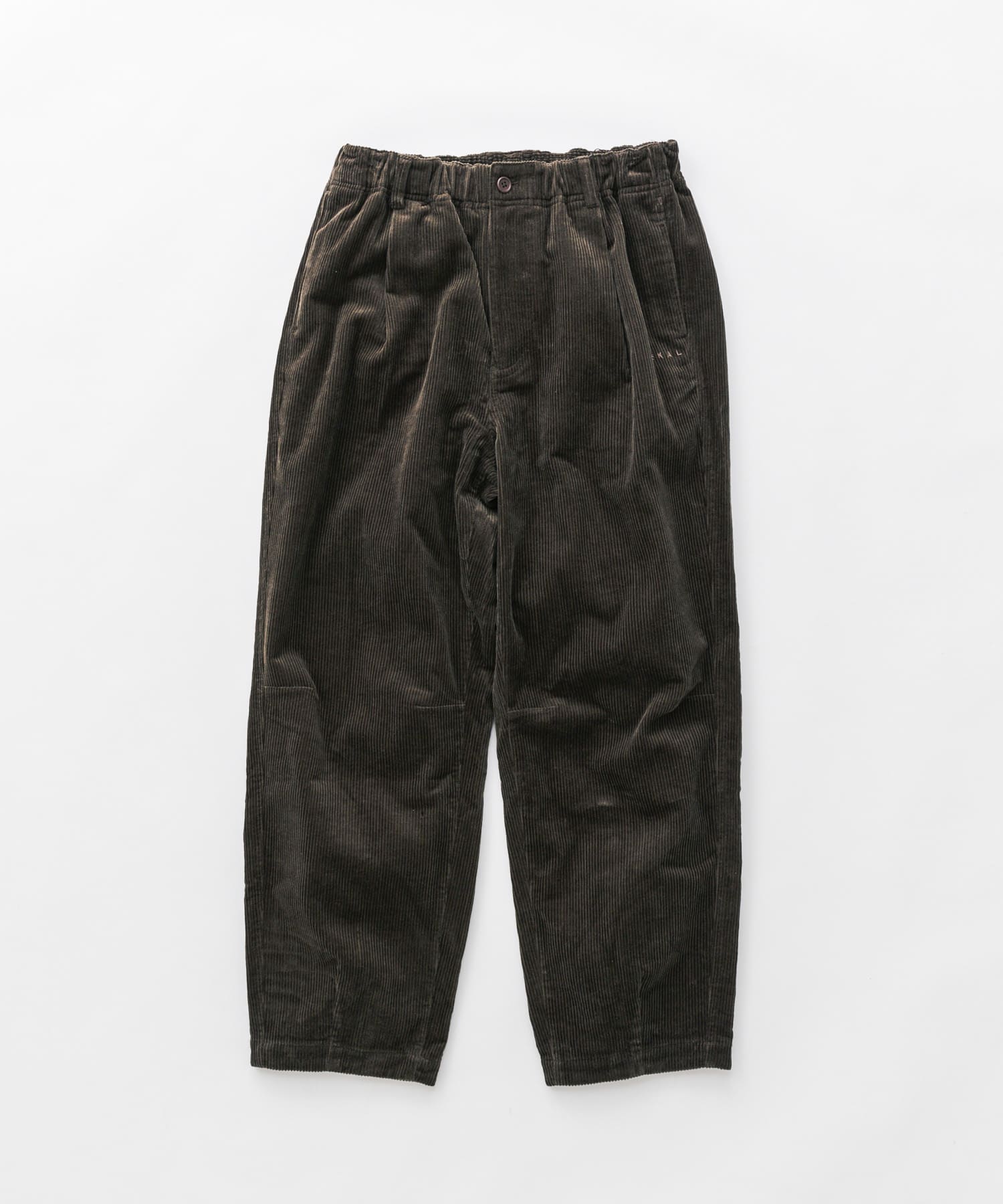 ブラウンカーキ