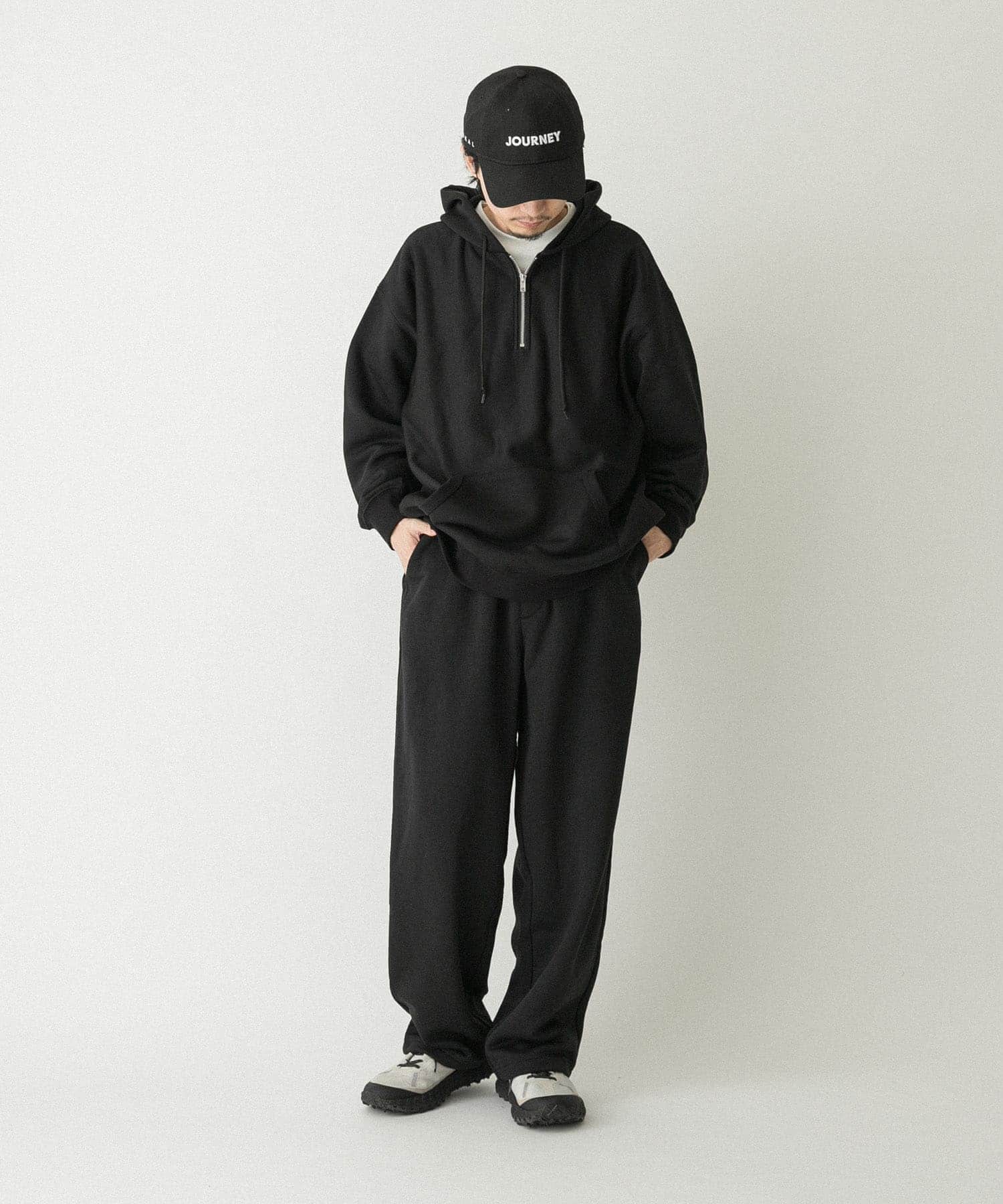 ブラック