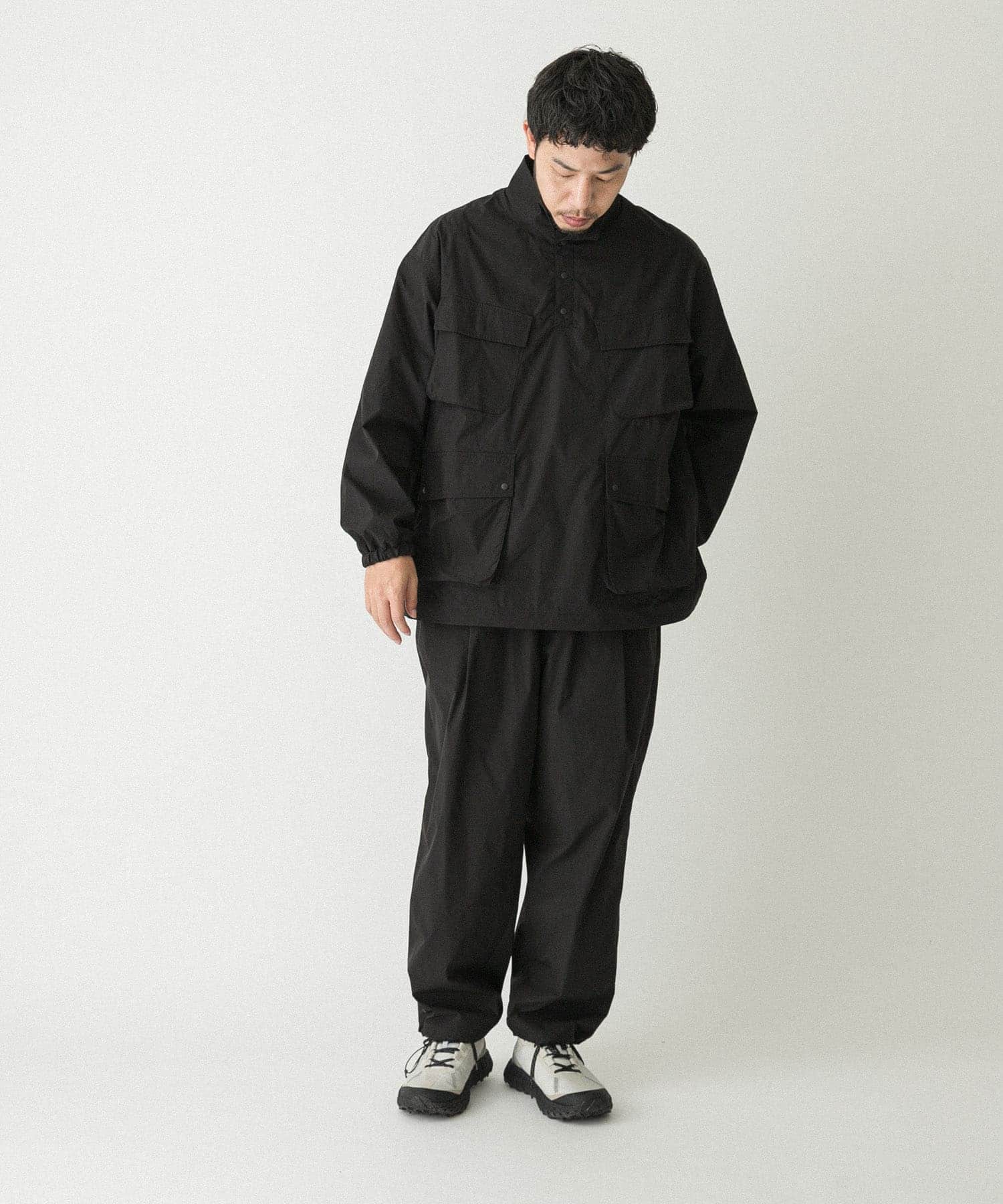 ブラック