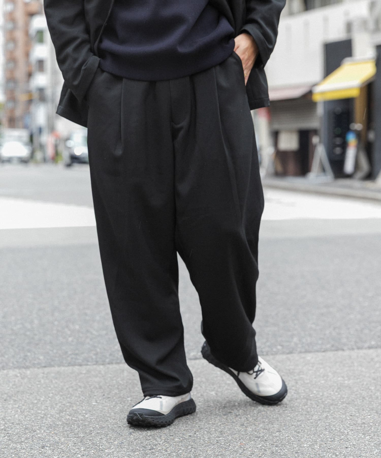 ブラック