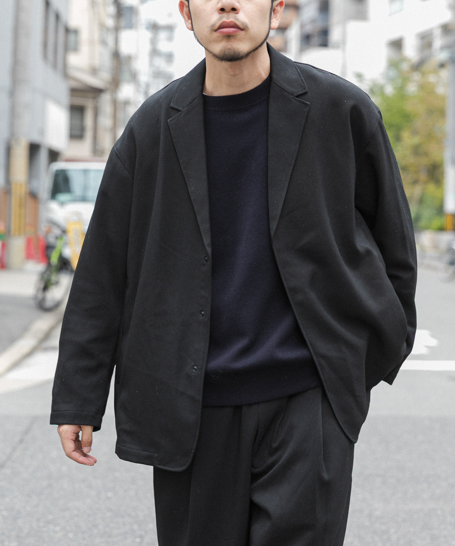 ブラック
