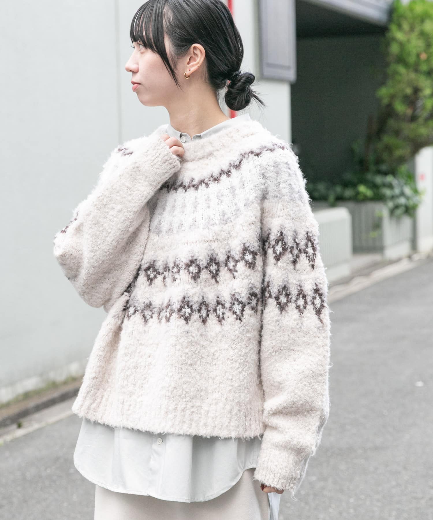 アイボリー