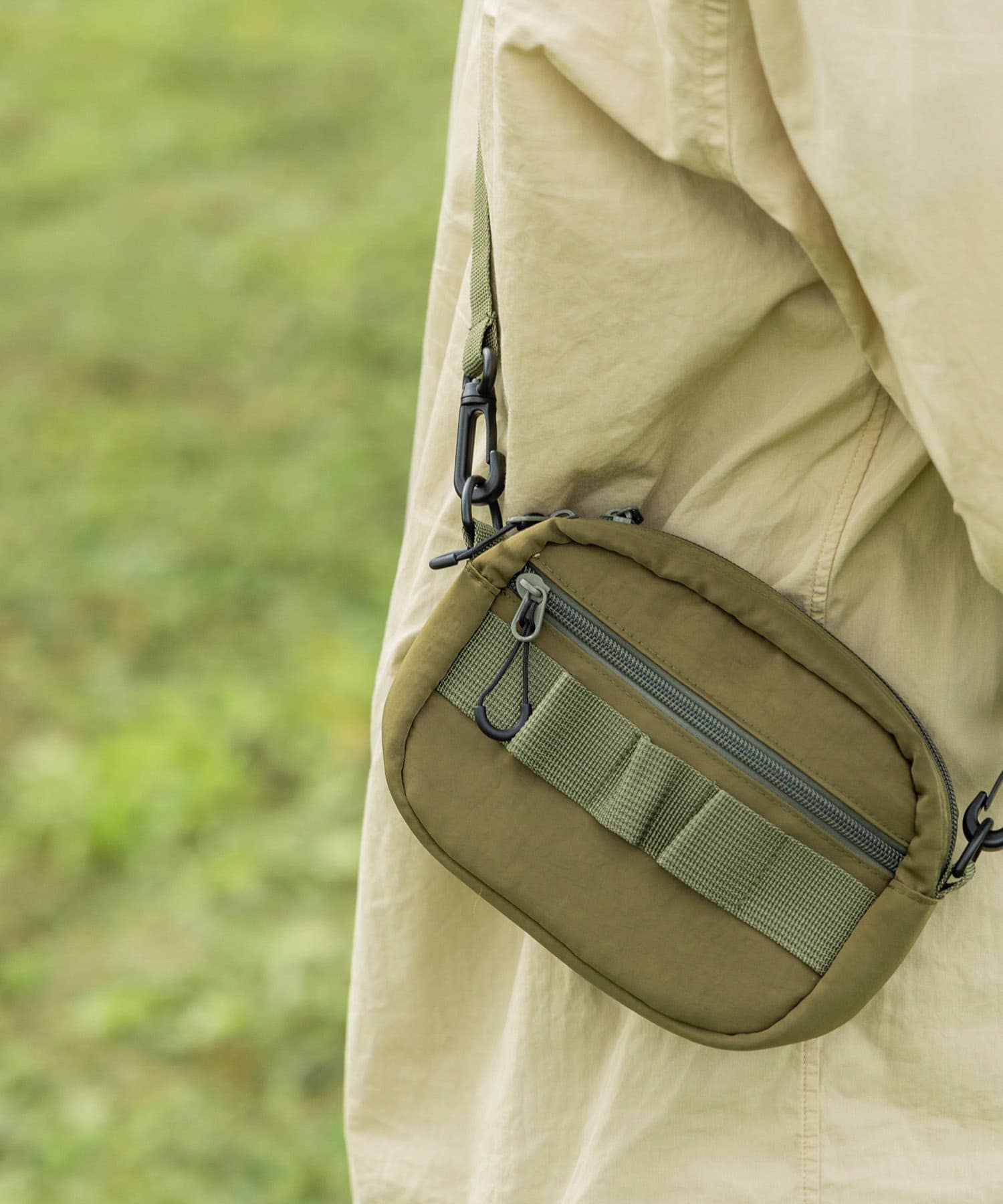 KHAKI