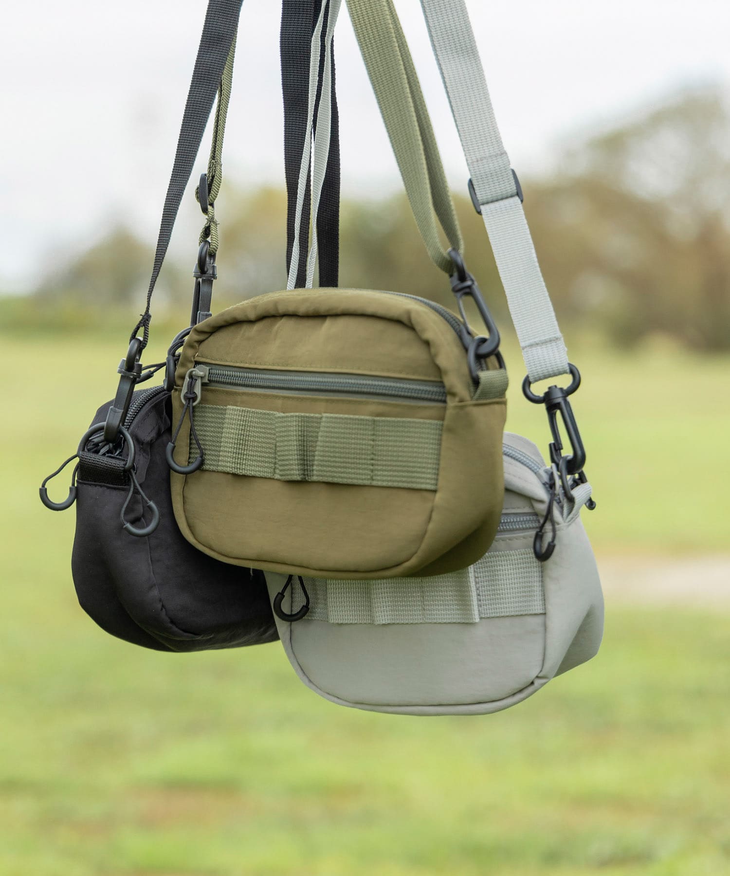 TINY GARDEN PRODUCTS ラウンドショルダーポーチ(one KHAKI): バッグ