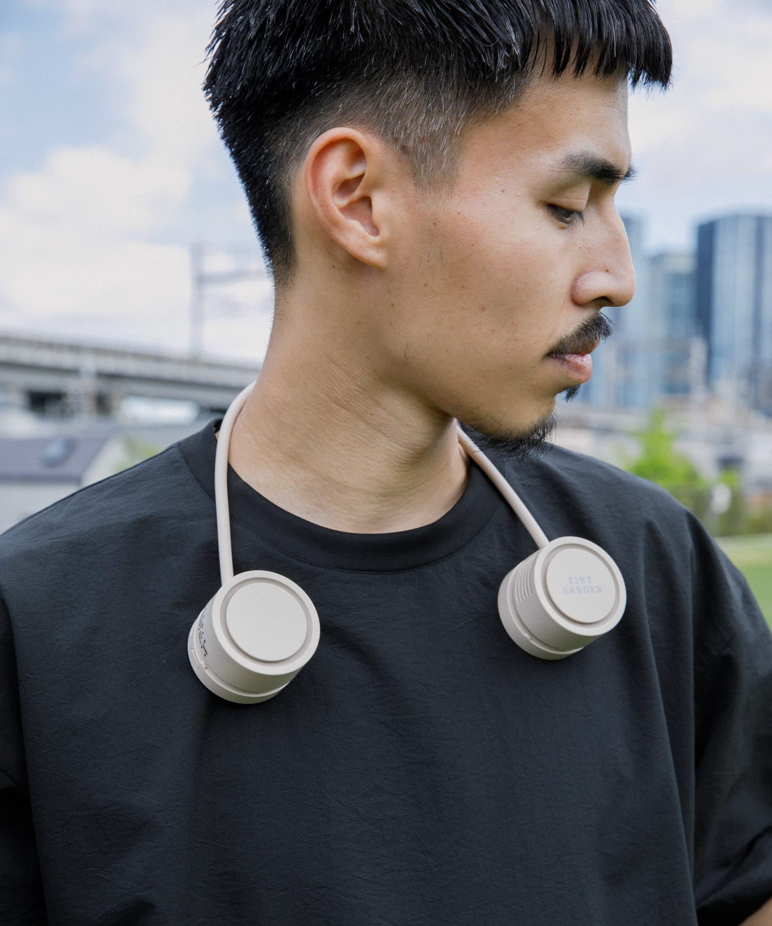 TINY GARDEN PRODUCTS　アクティブロールネックファン SAND BEIGE one