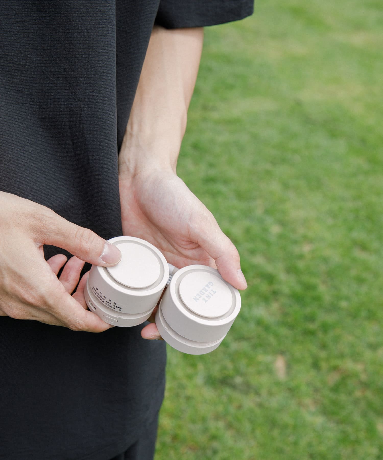 TINY GARDEN PRODUCTS　アクティブロールネックファン SAND BEIGE one