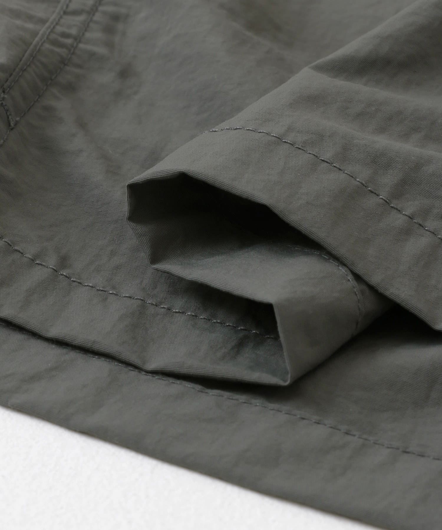 『撥水 / 別注』Gramicci　アクティブナイロンショーツ GRAPHITE S
