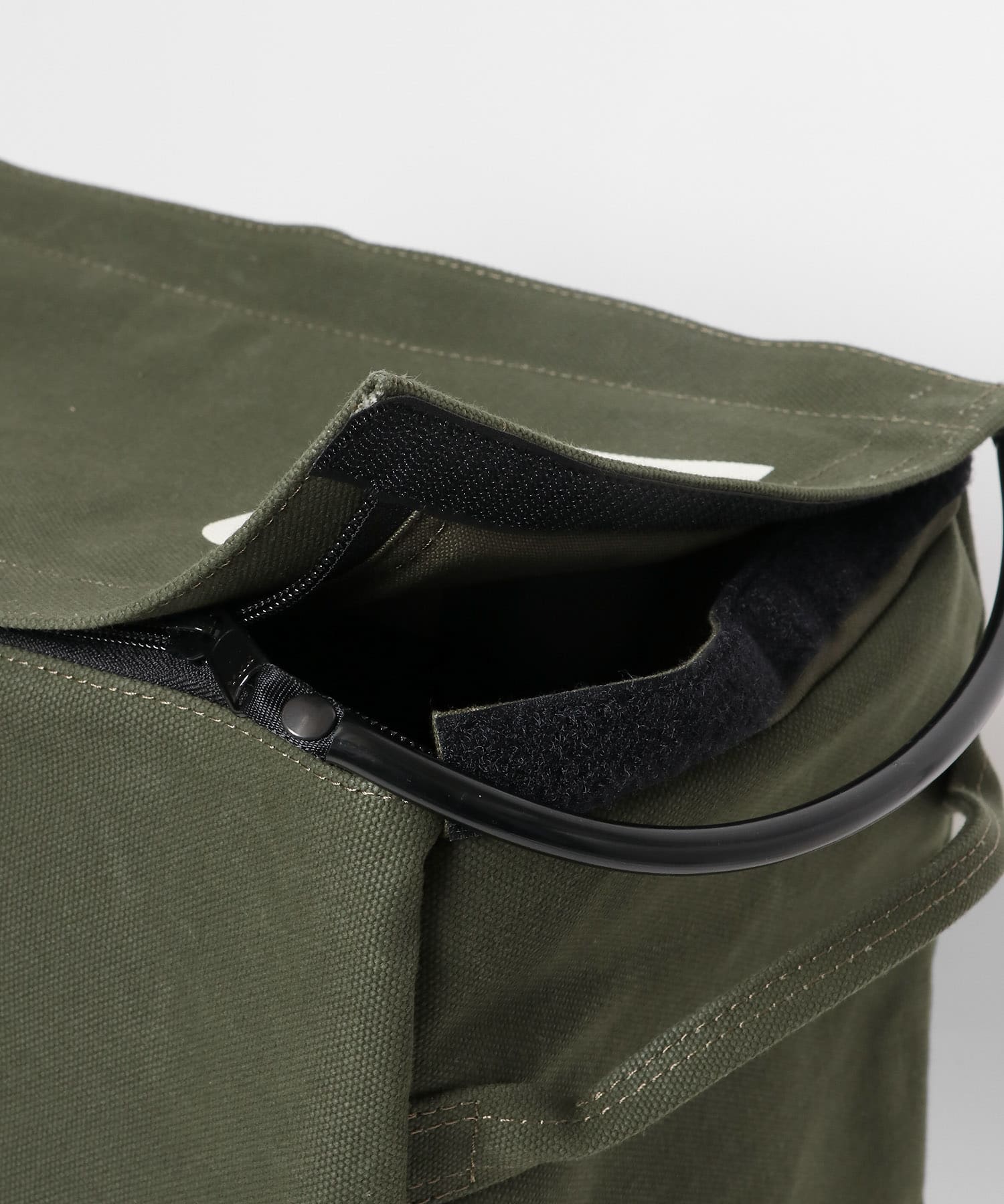mountain research 1/2 Container(one KHAKI 01): キャンプ用品