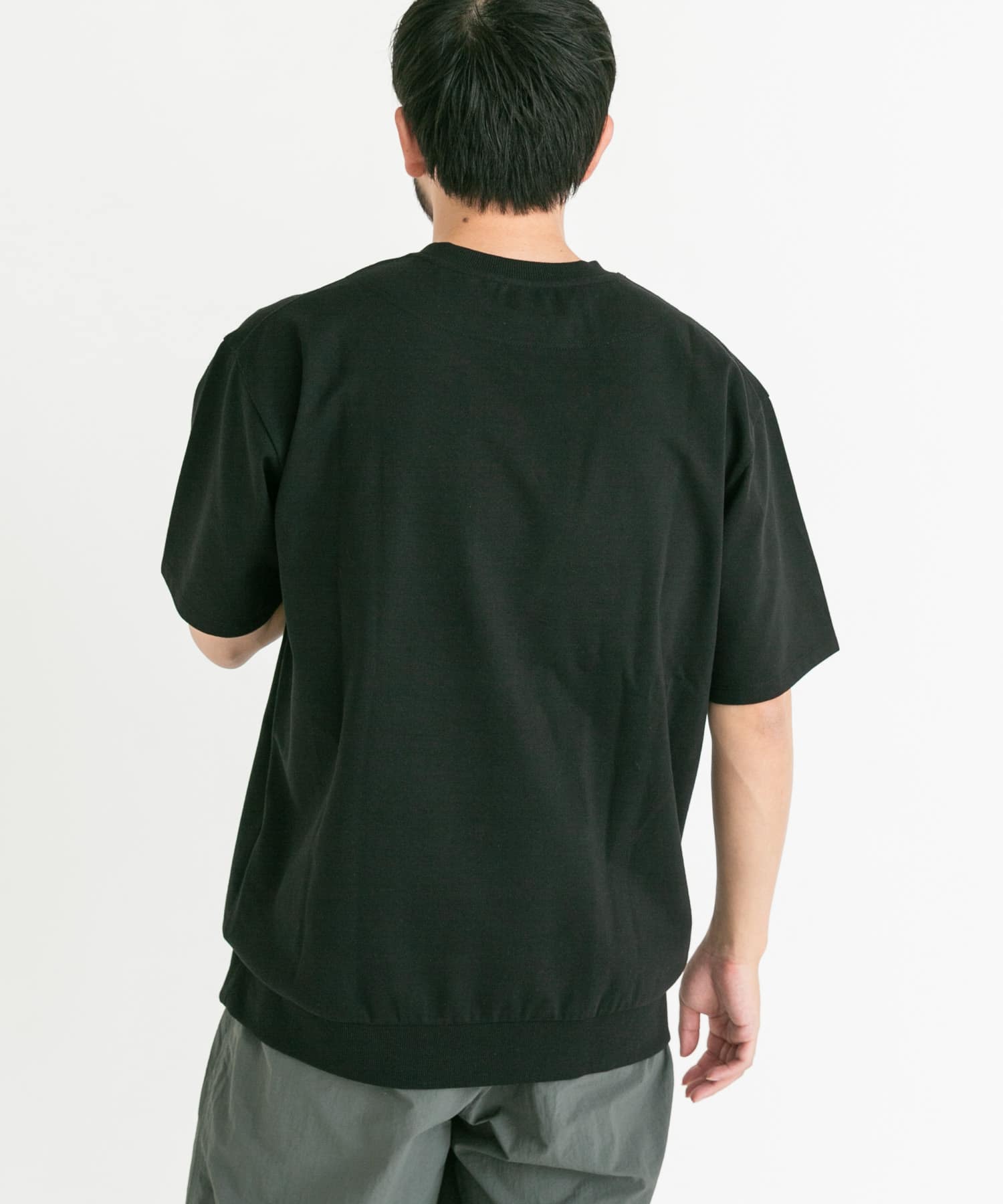 ブラック